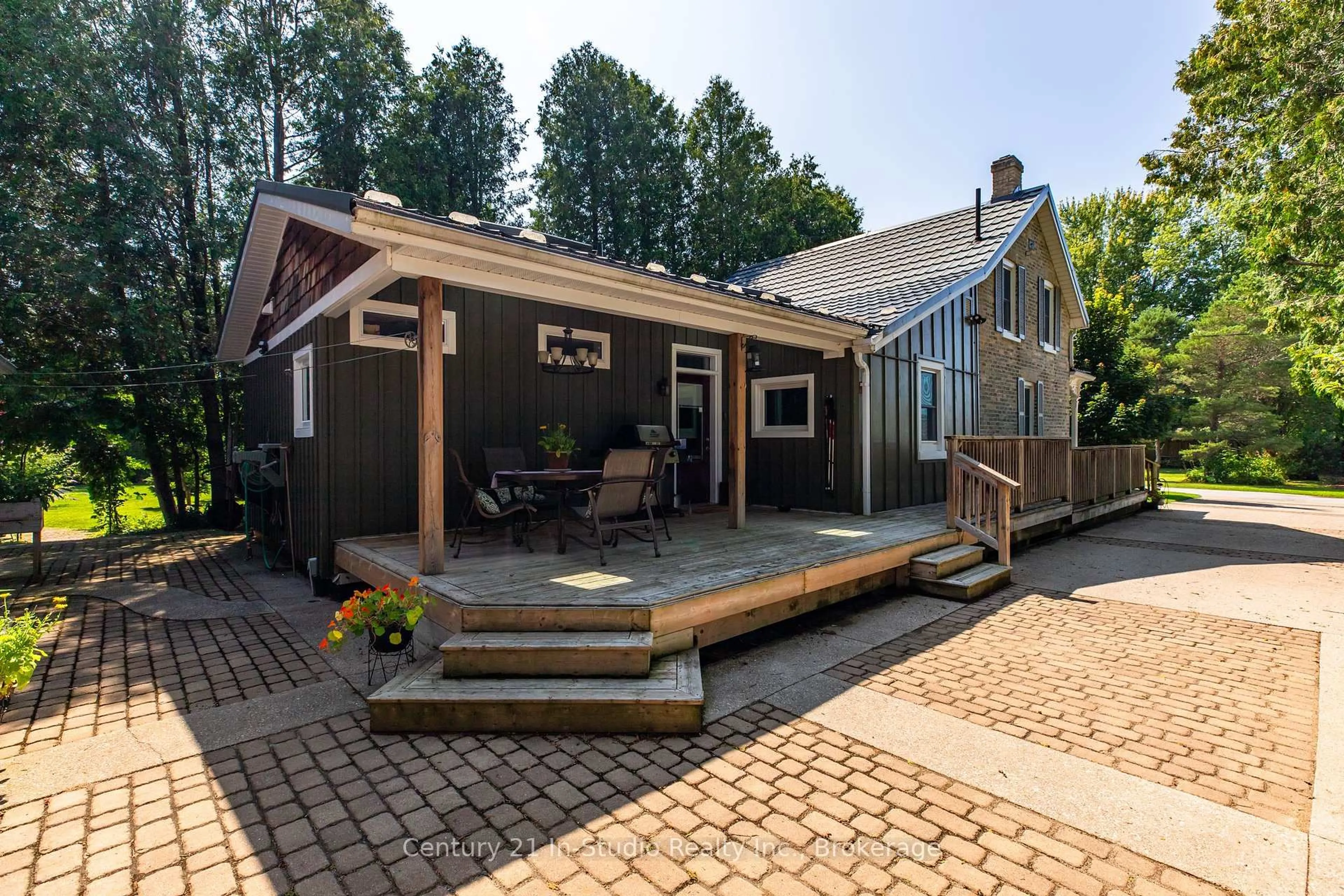 Patio, street for 220 Belcher Lane, Saugeen Shores Ontario N0H 2L0