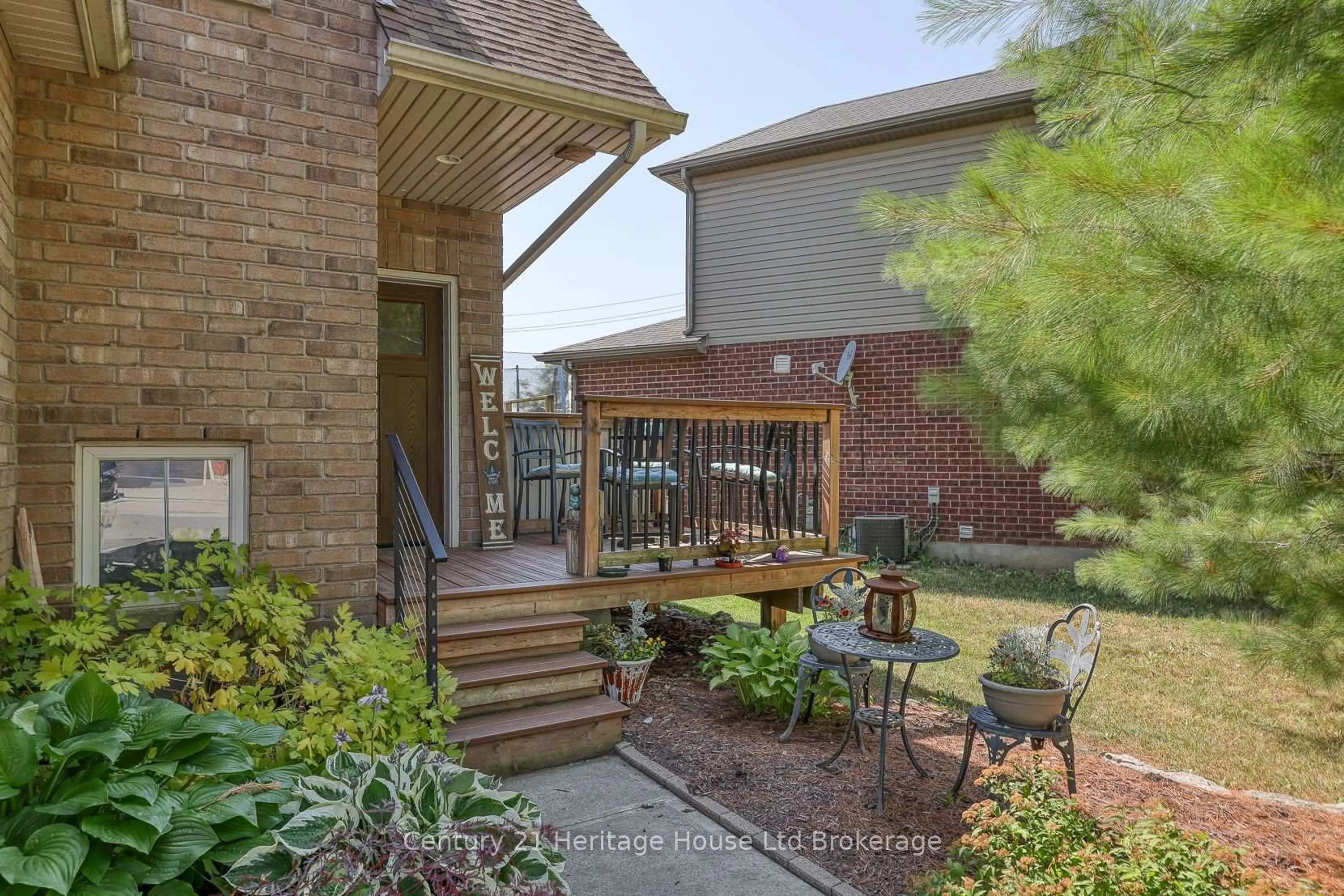 Patio, unknown for 386 Champlain Ave, Woodstock Ontario N4V 0B3