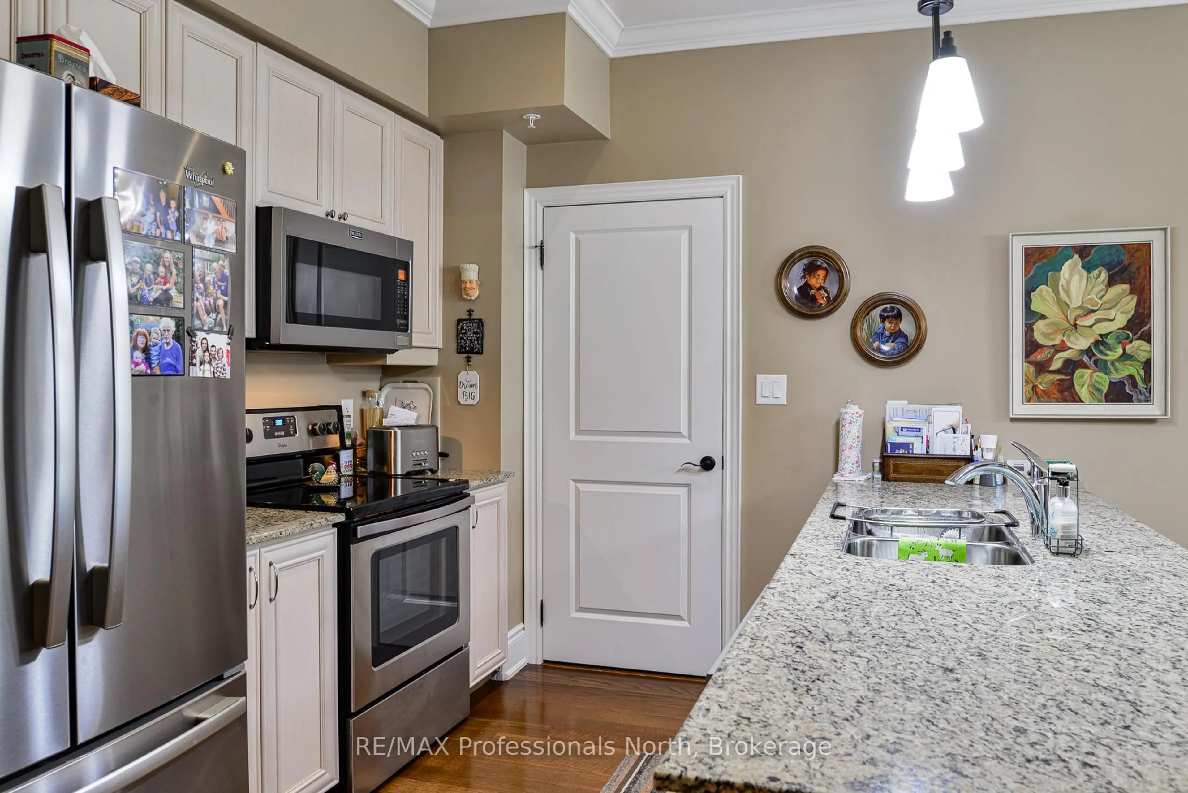Unknown for 391 B Manitoba St #406, Bracebridge Ontario P1L 0B5