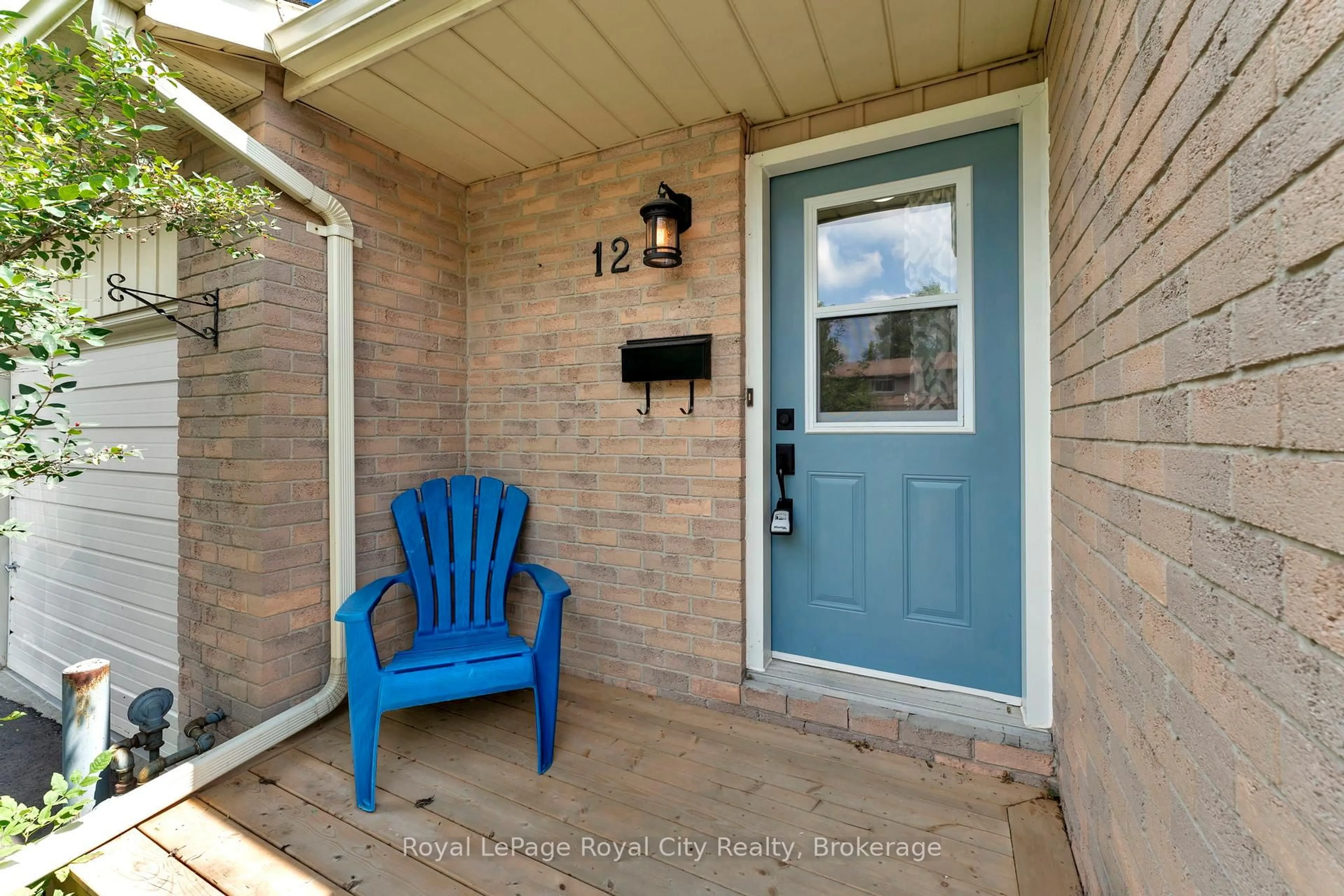 Indoor entryway for 12 Grinyer Dr, Guelph Ontario N1E 6R7