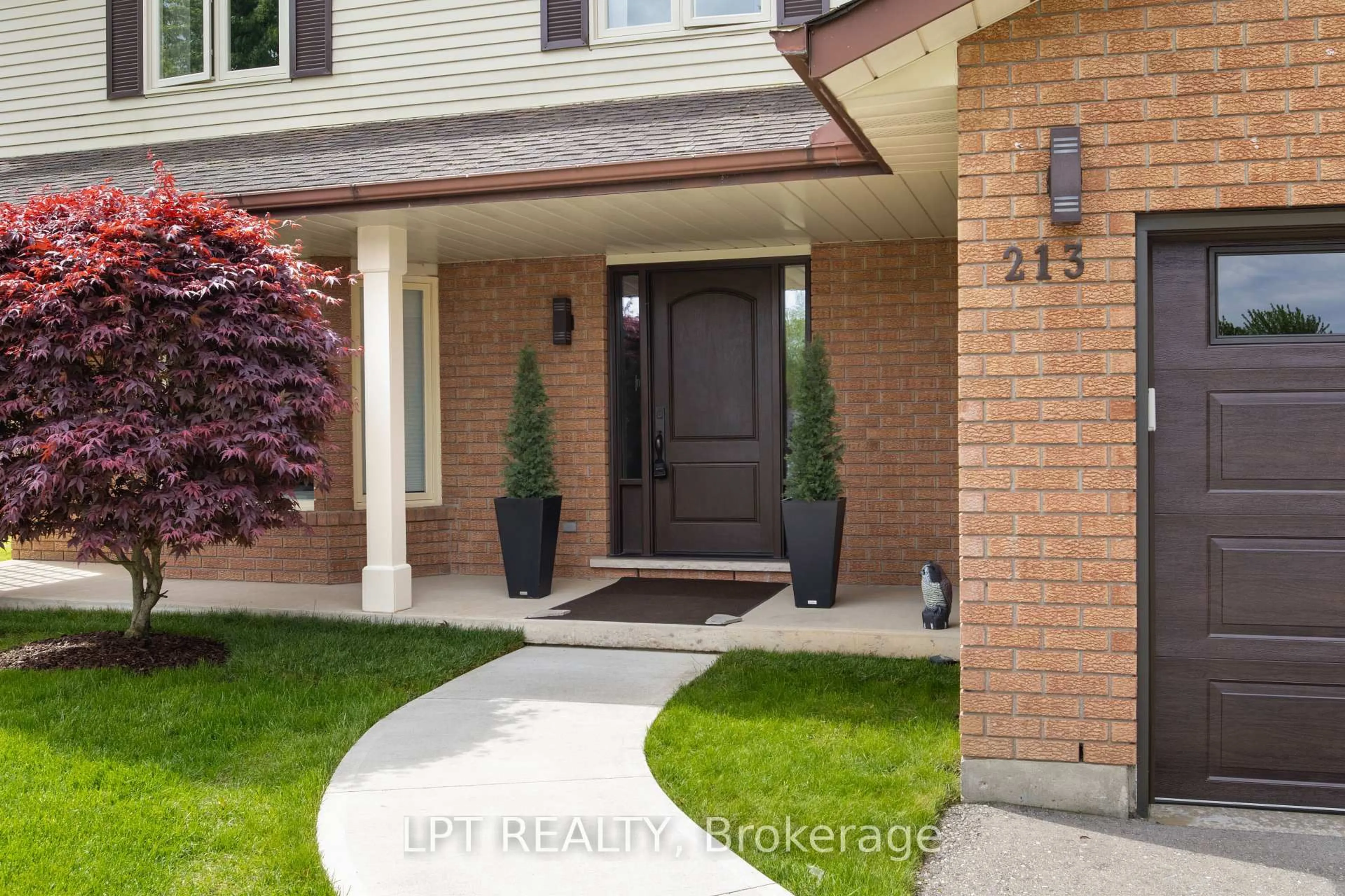 Unknown for 213 Bruder Crt, Centre Wellington Ontario N0B 1B0