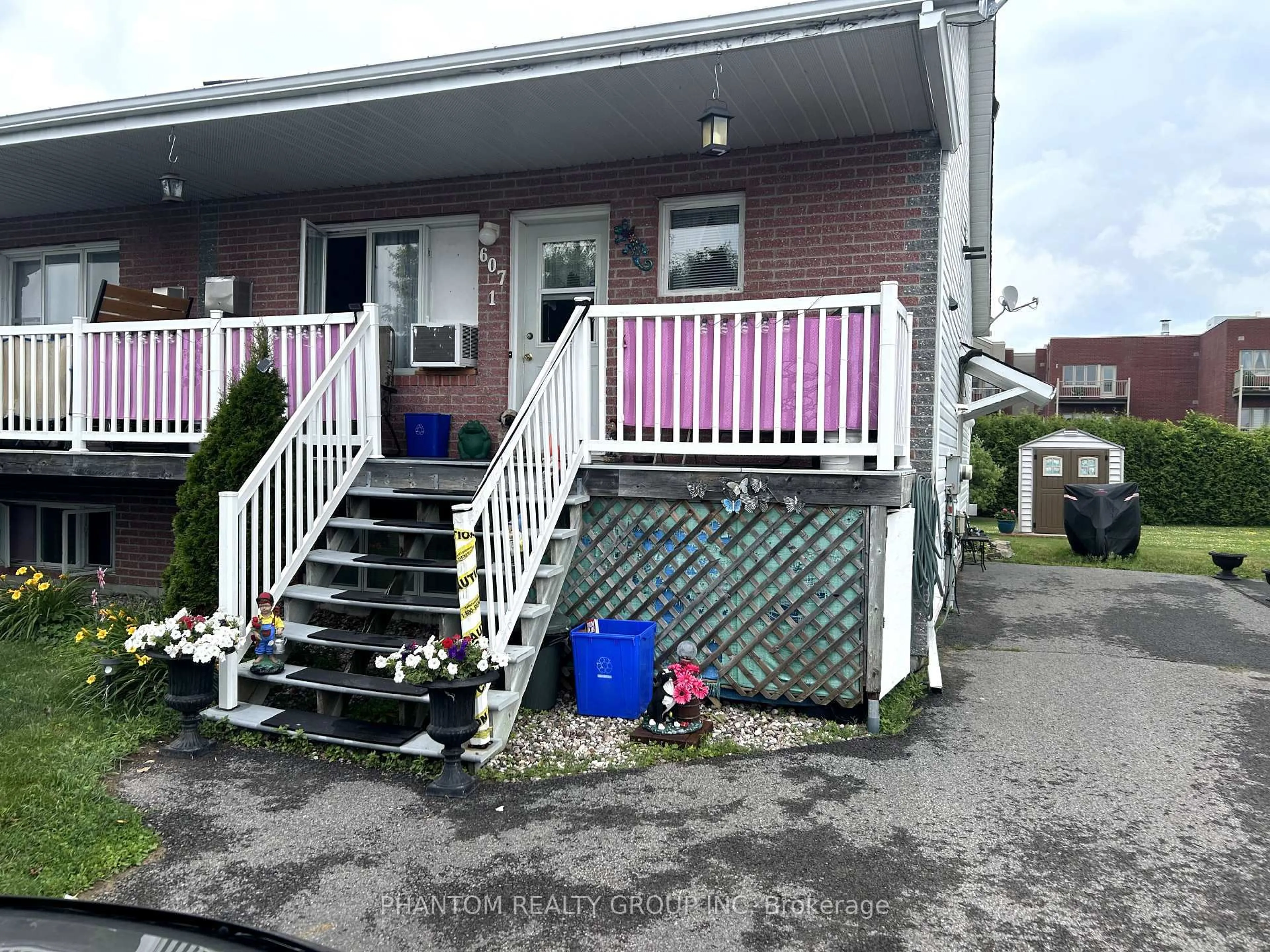 A pic from outside/outdoor area/front of a property/back of a property/a pic from drone, street for 607 Paul Cres, Hawkesbury Ontario K6A 2R2