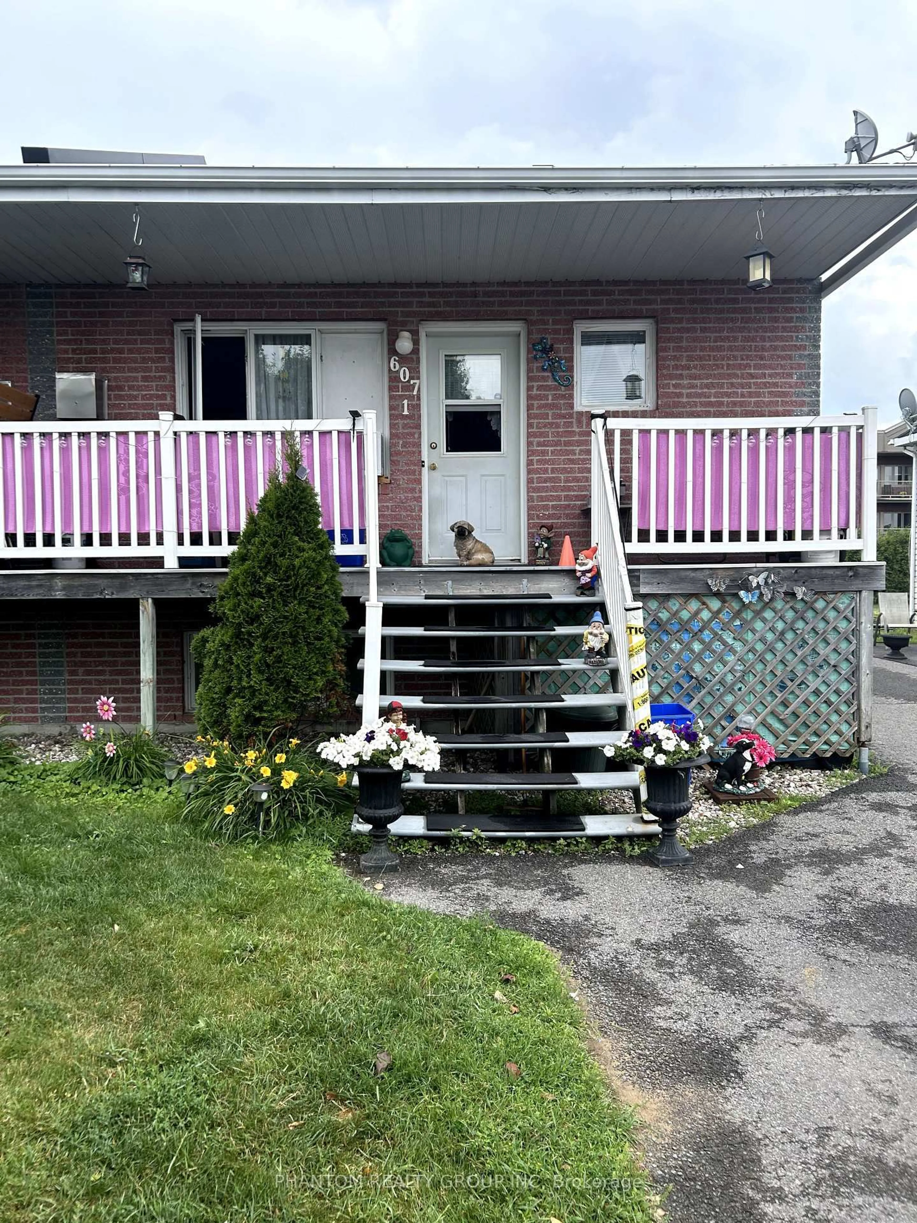 Unknown for 607 Paul Cres, Hawkesbury Ontario K6A 2R2