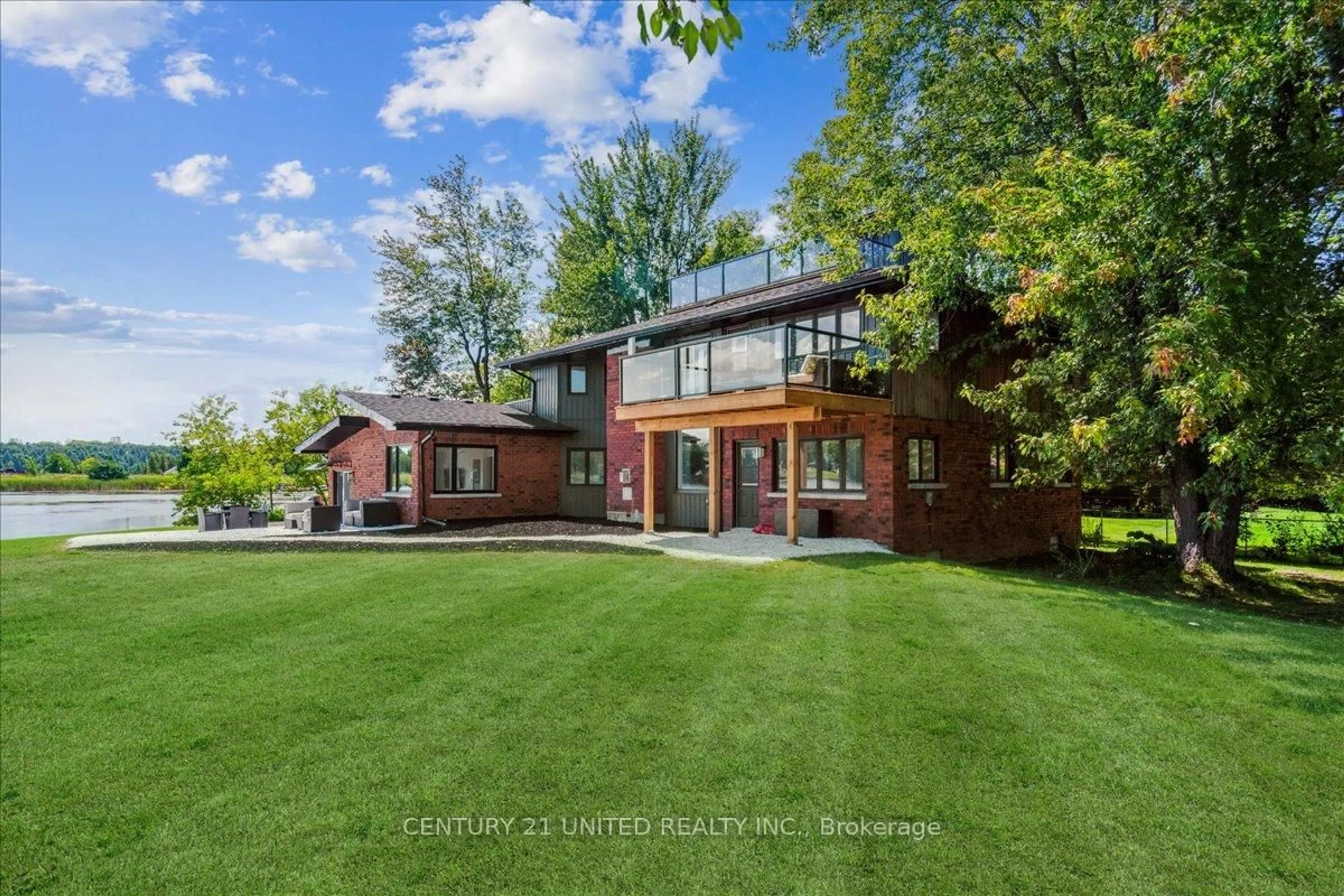 Home with brick exterior material, unknown for 15 Bertha St, Kawartha Lakes Ontario K9J 6X3