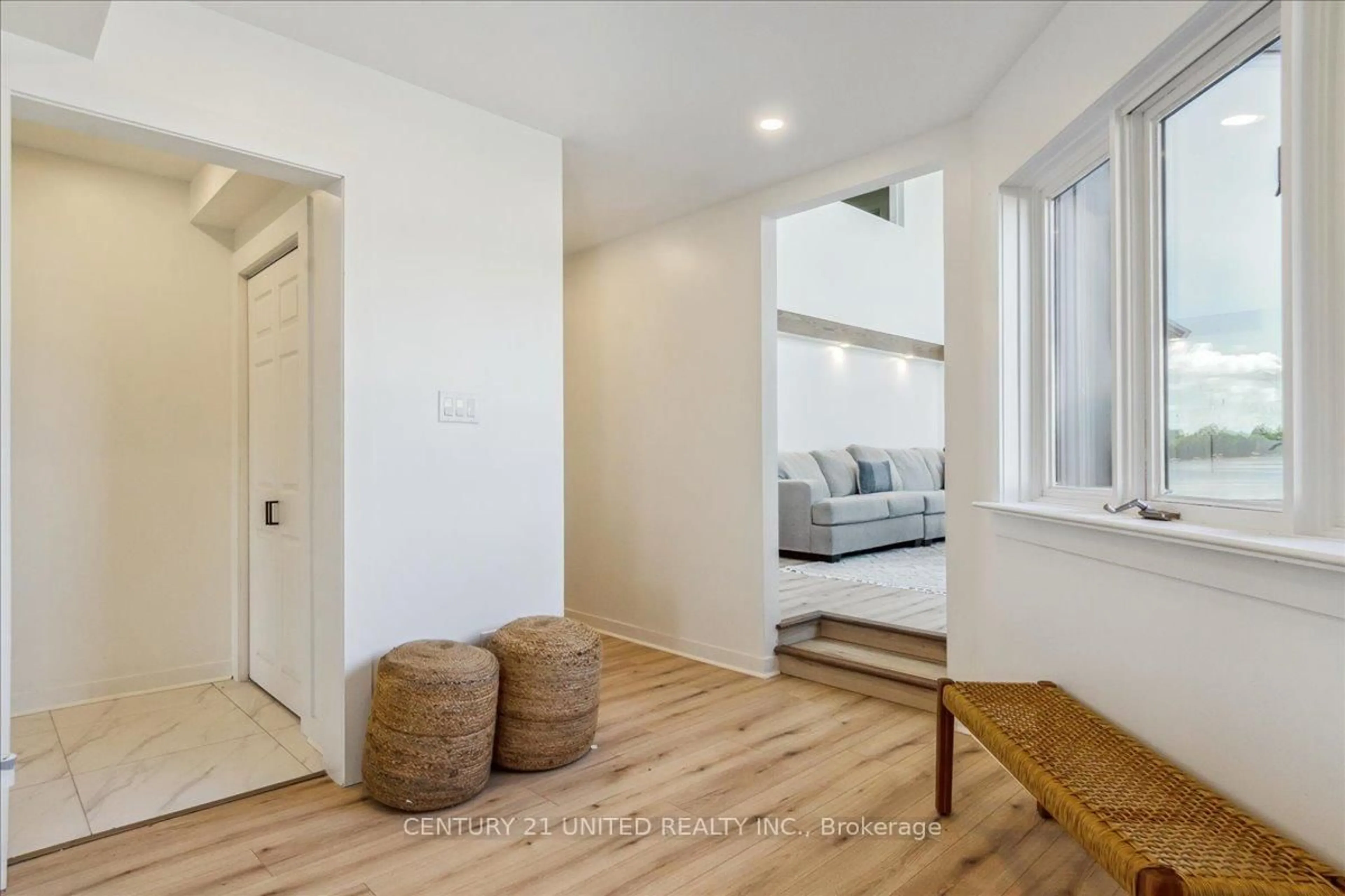 Indoor entryway for 15 Bertha St, Kawartha Lakes Ontario K9J 6X3