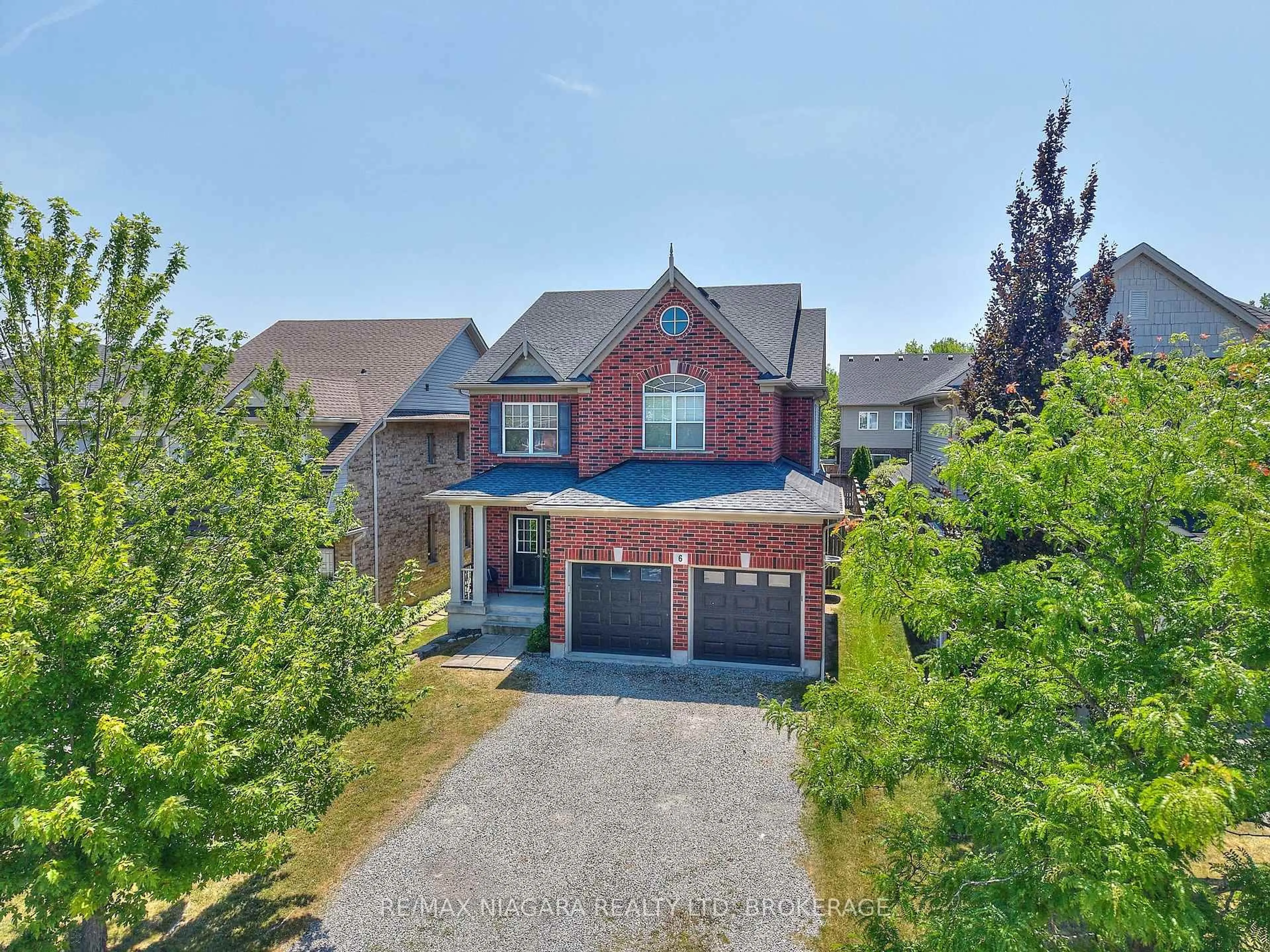 A pic from outside/outdoor area/front of a property/back of a property/a pic from drone, street for 6 Alex Grant Pl, St. Catharines Ontario L2P 0A2