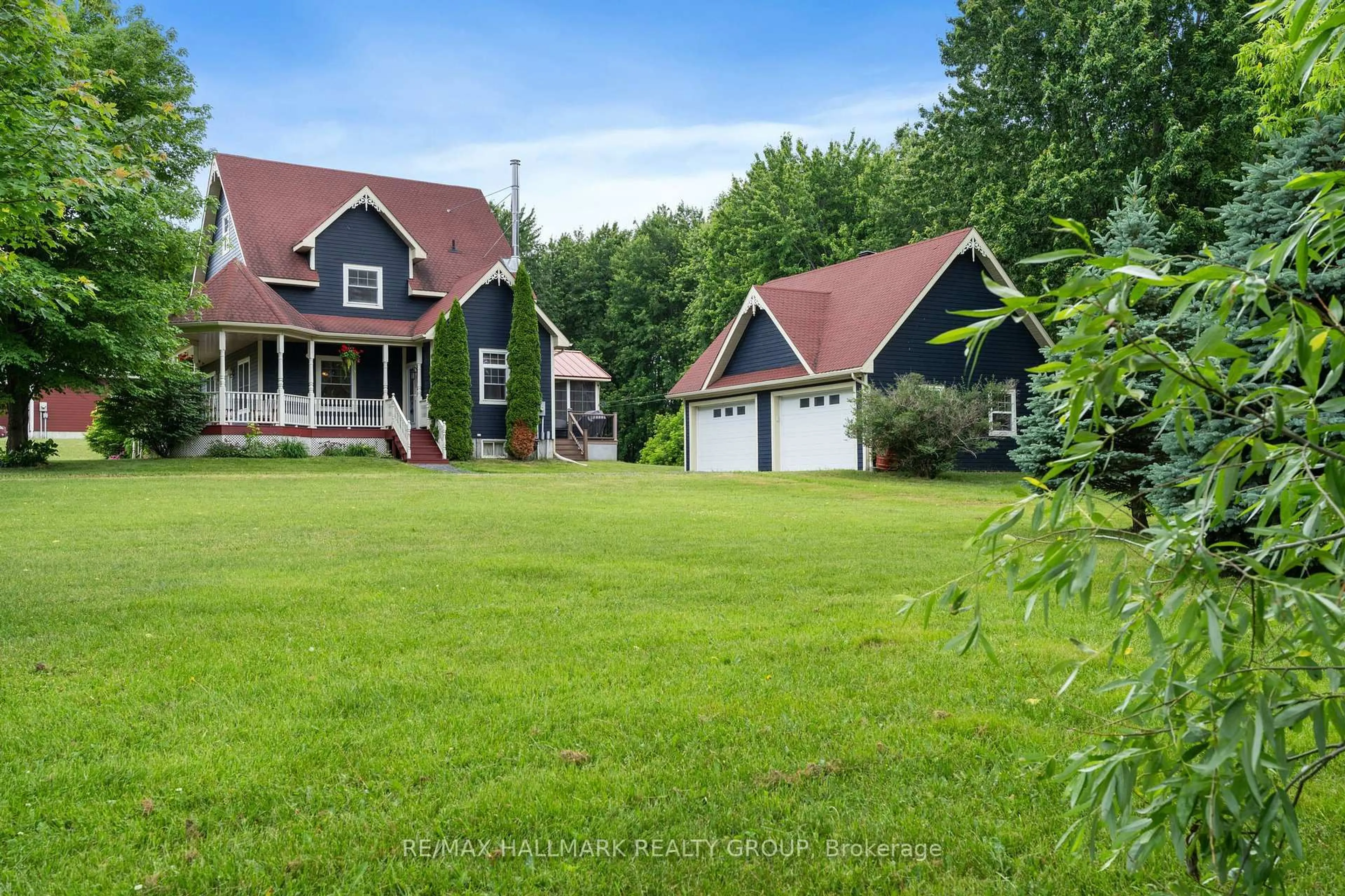 A pic from outside/outdoor area/front of a property/back of a property/a pic from drone, unknown for 21479 Maccuaig Dr, South Glengarry Ontario K0C 1E0