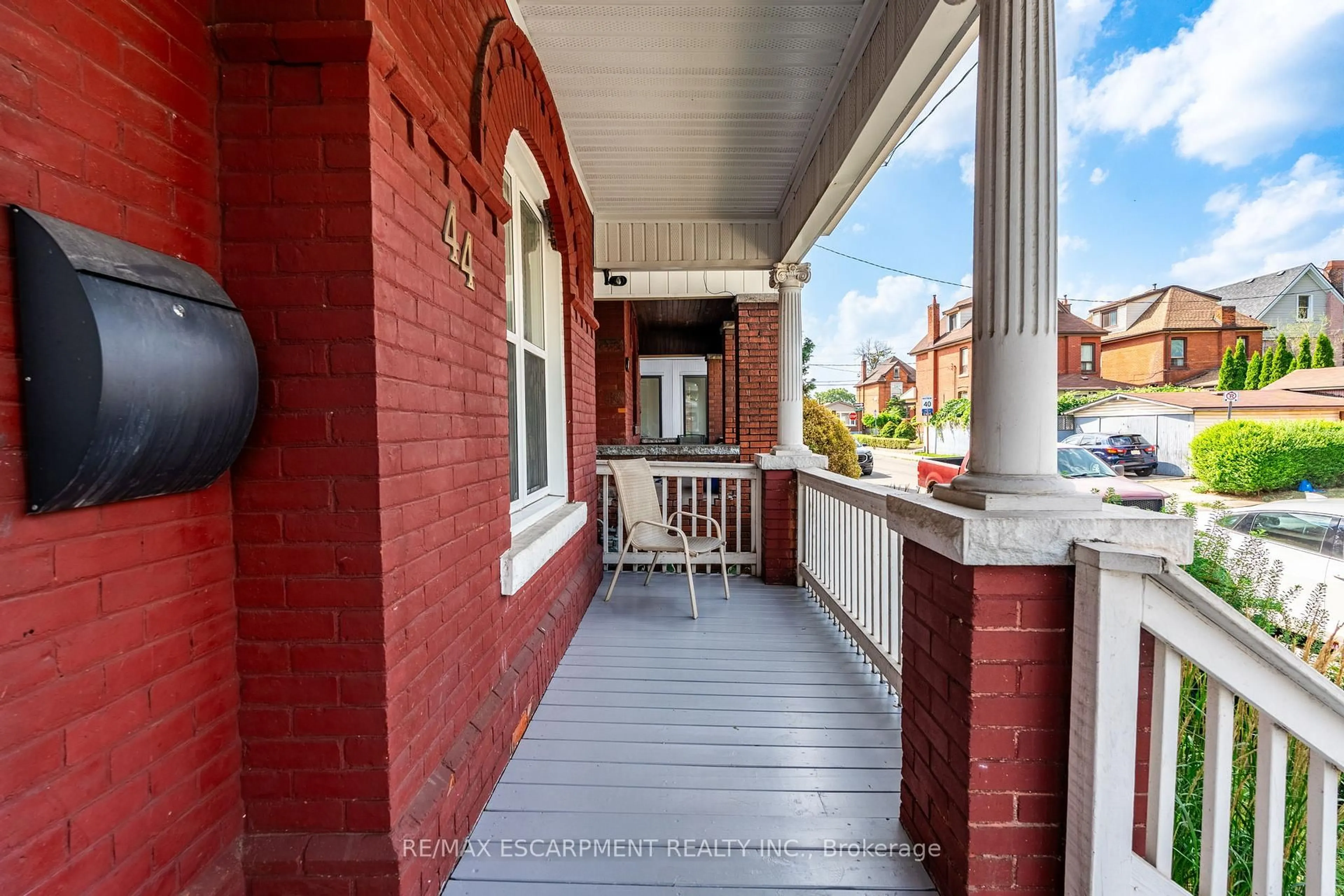 Unknown for 44 Bristol St, Hamilton Ontario L8L 2V1