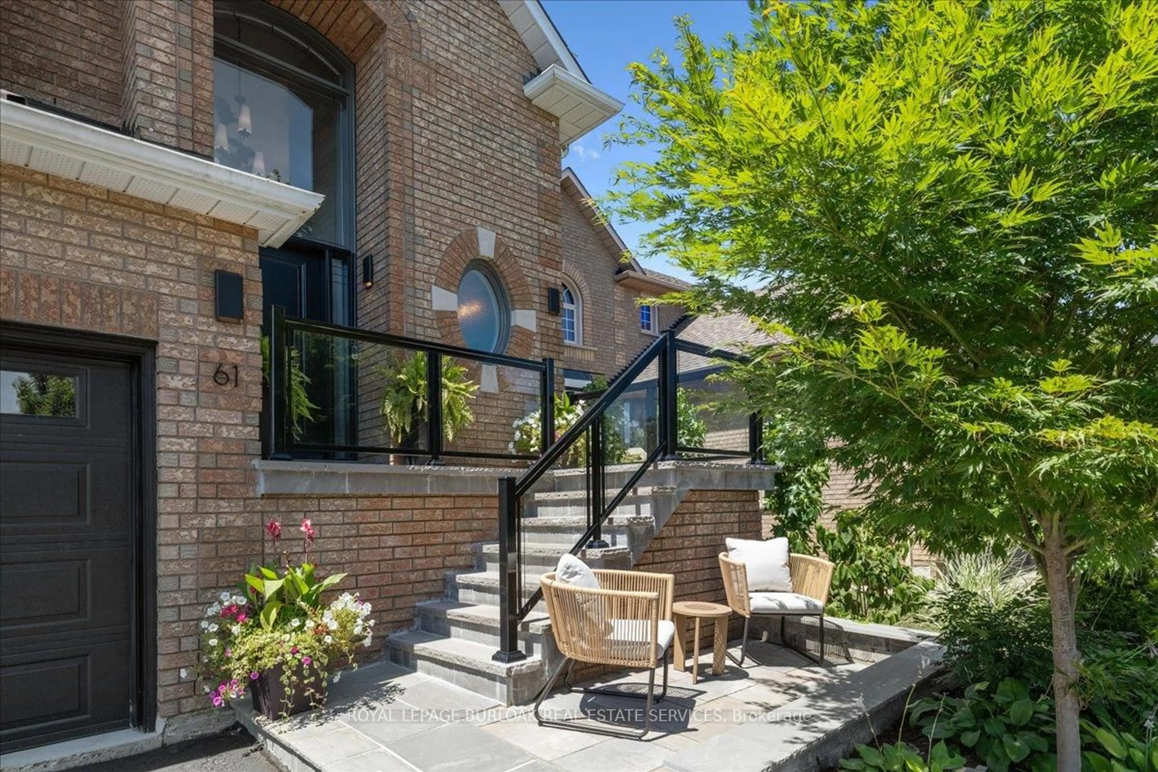Patio, street for 61 Niska Dr, Hamilton Ontario L8B 0M4