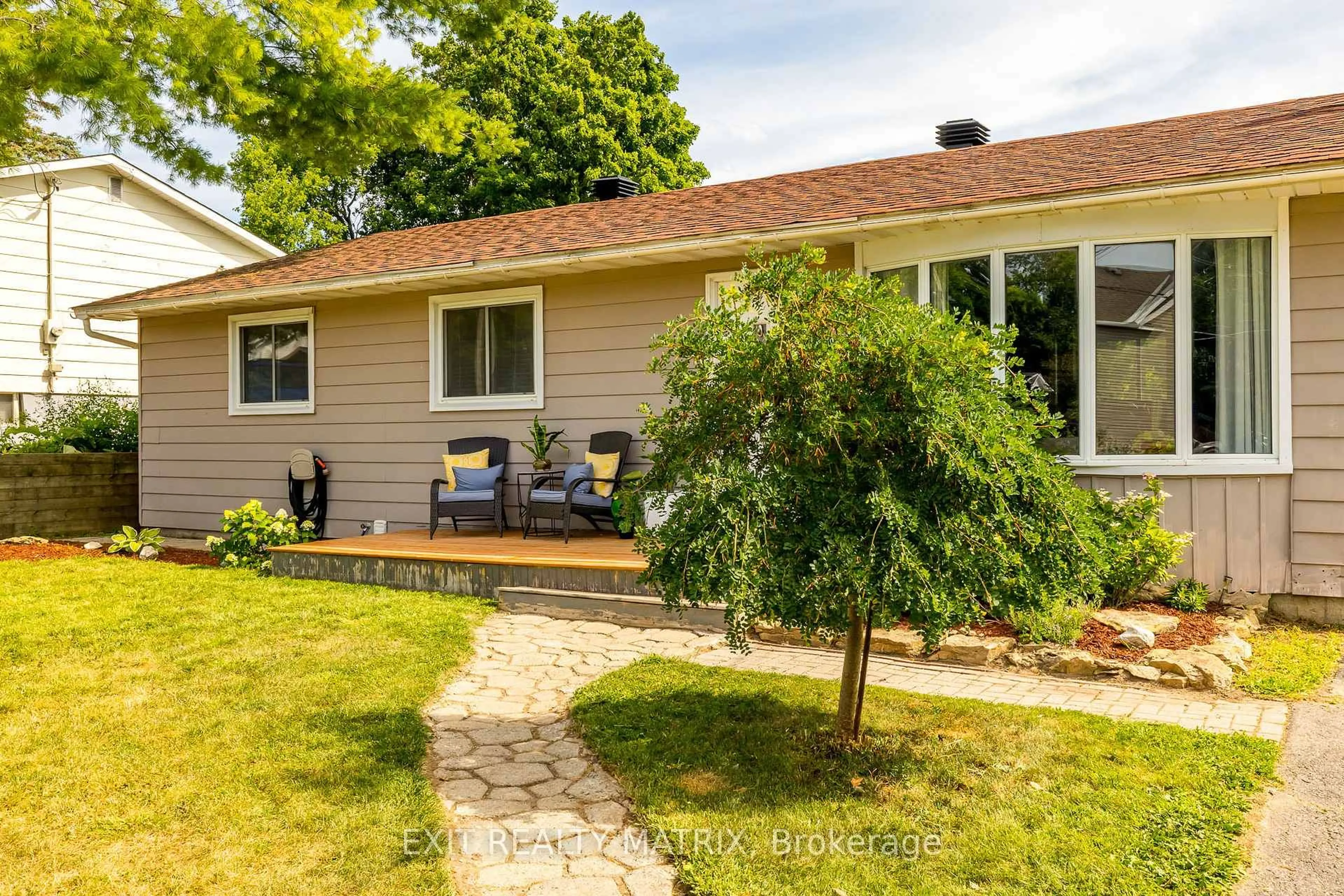 Home with vinyl exterior material, street for 267 Ann St, Almonte Ontario K0A 1A0