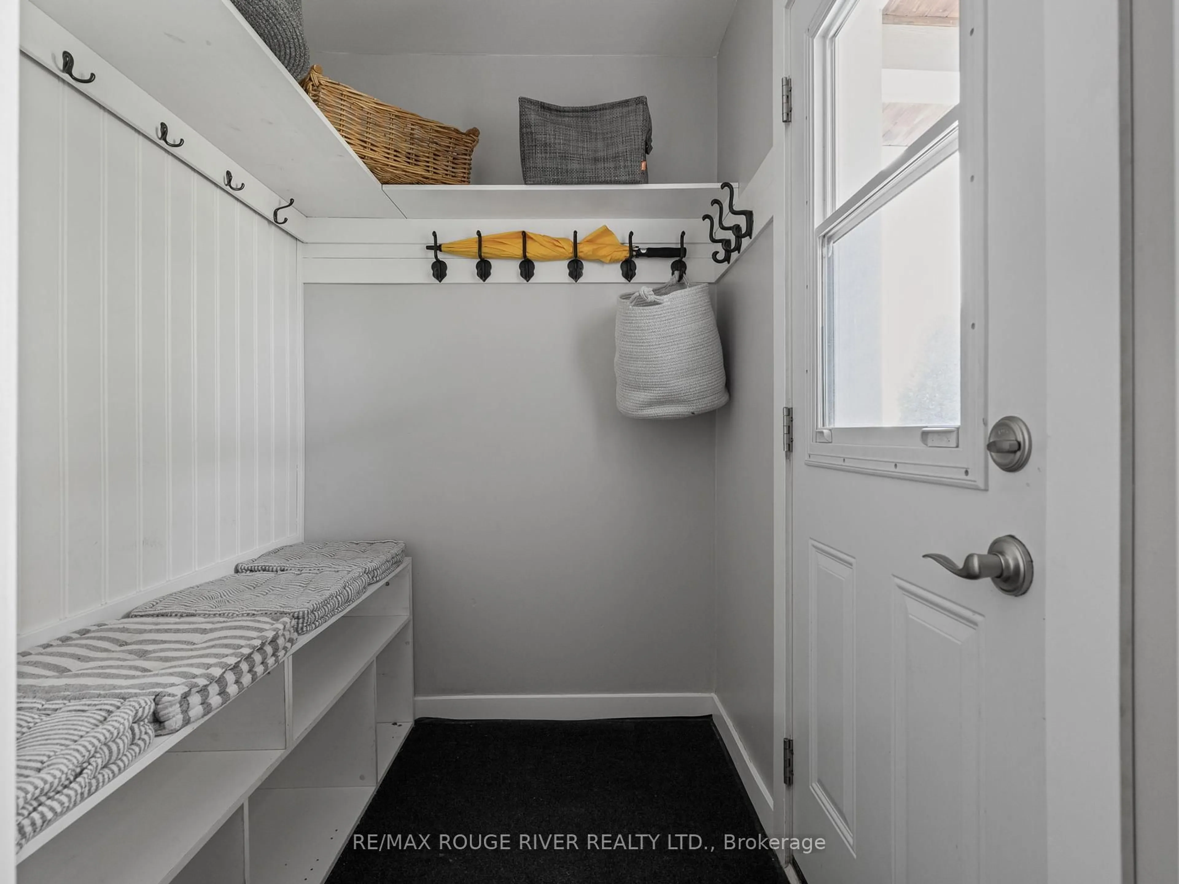 Laundry room for 414 Alexandria Dr, Cobourg Ontario K9A 5T1