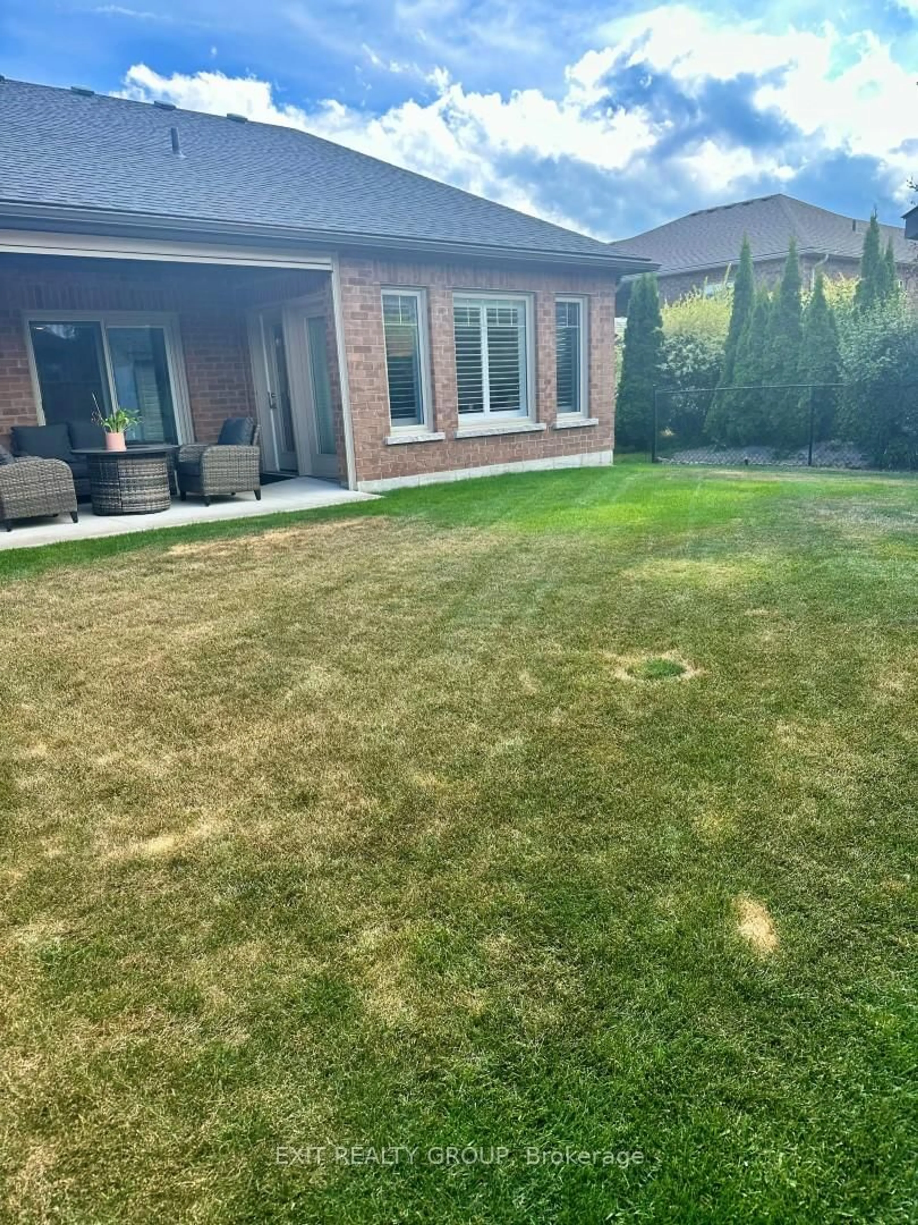 A pic from outside/outdoor area/front of a property/back of a property/a pic from drone, unknown for 136 Raglan St, Brighton Ontario K0K 1H0