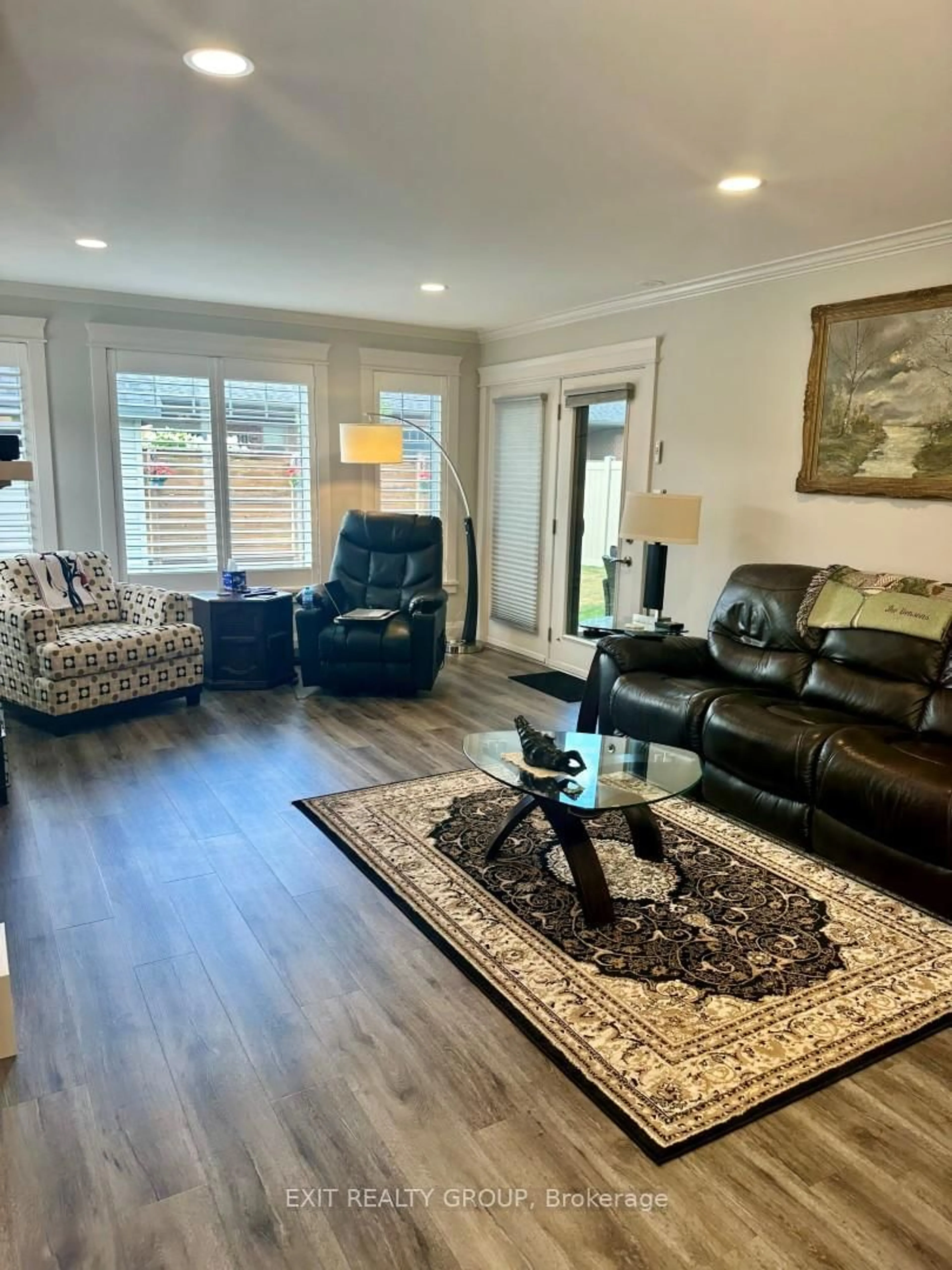 Living room with furniture, wood/laminate floor for 136 Raglan St, Brighton Ontario K0K 1H0