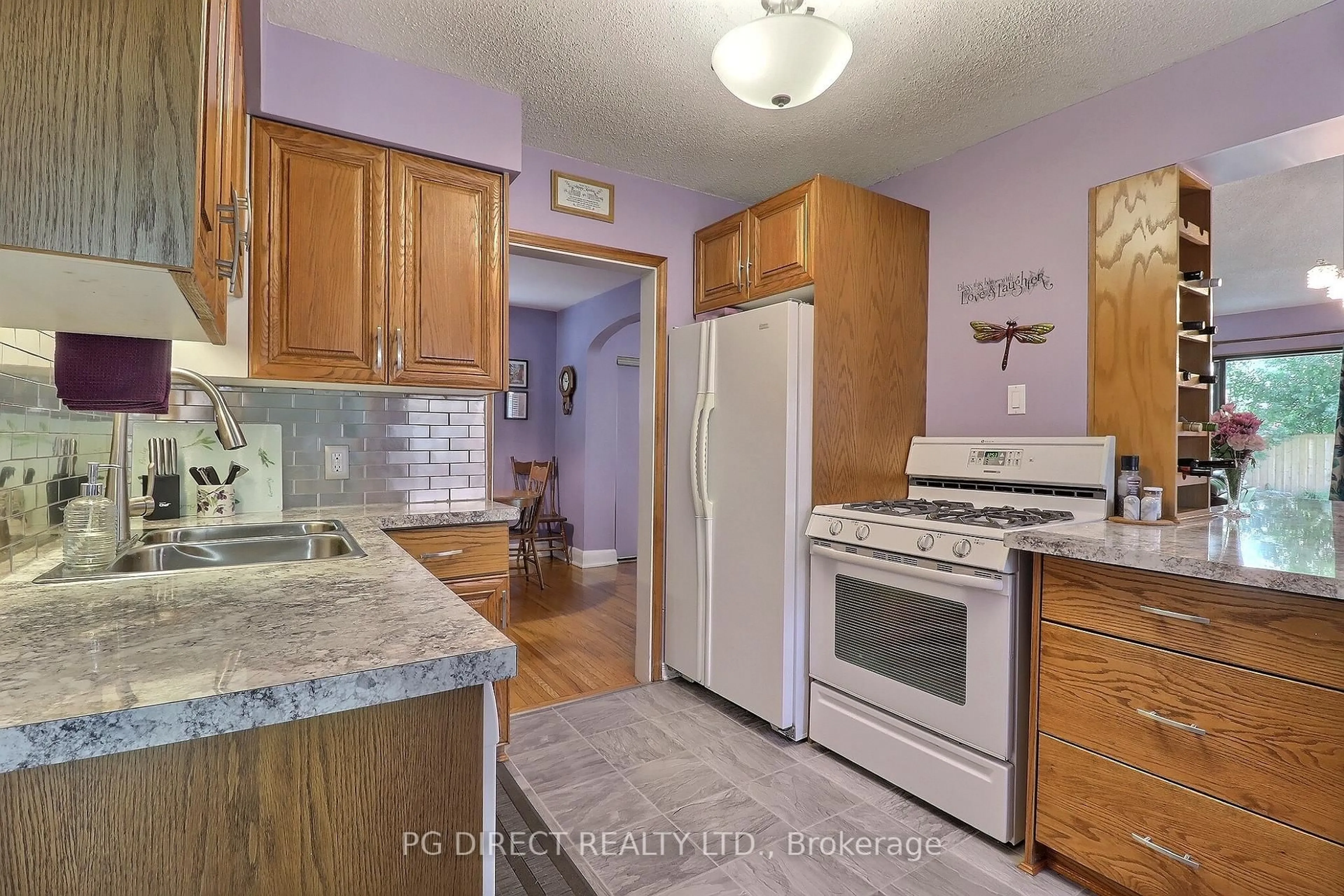 Standard kitchen, ceramic/tile floor for 17 Doulton St, London East Ontario N5W 2P6