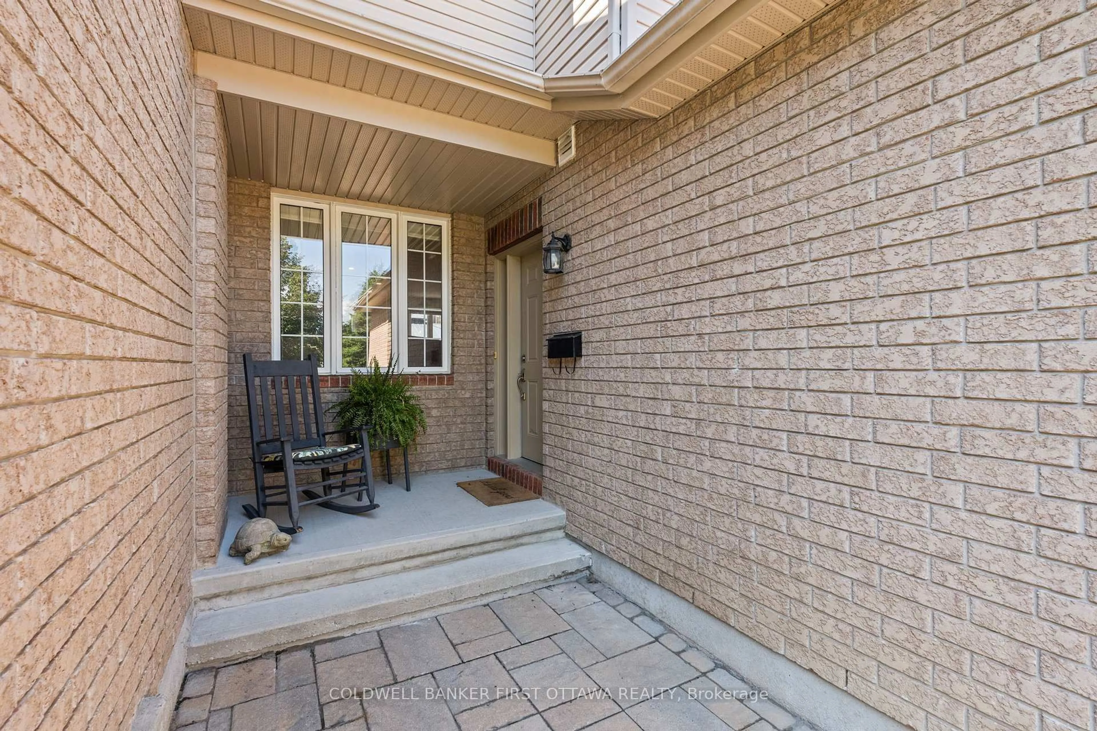 Patio, street for 280 Applecross Cres, Ottawa Ontario K2K 0C4
