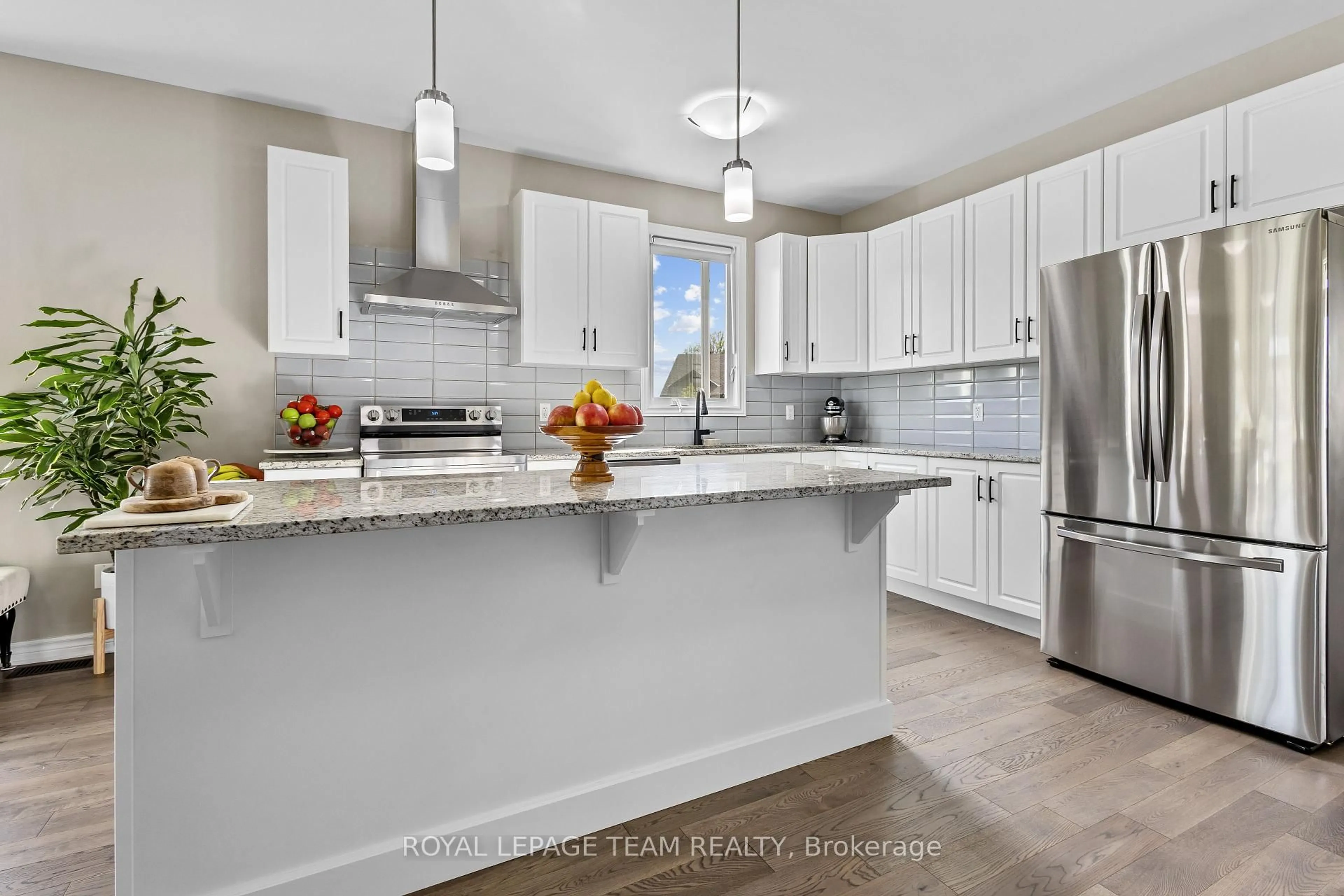Open concept kitchen, ceramic/tile floor for 20 Seabert Dr, Arnprior Ontario K7S 0H9