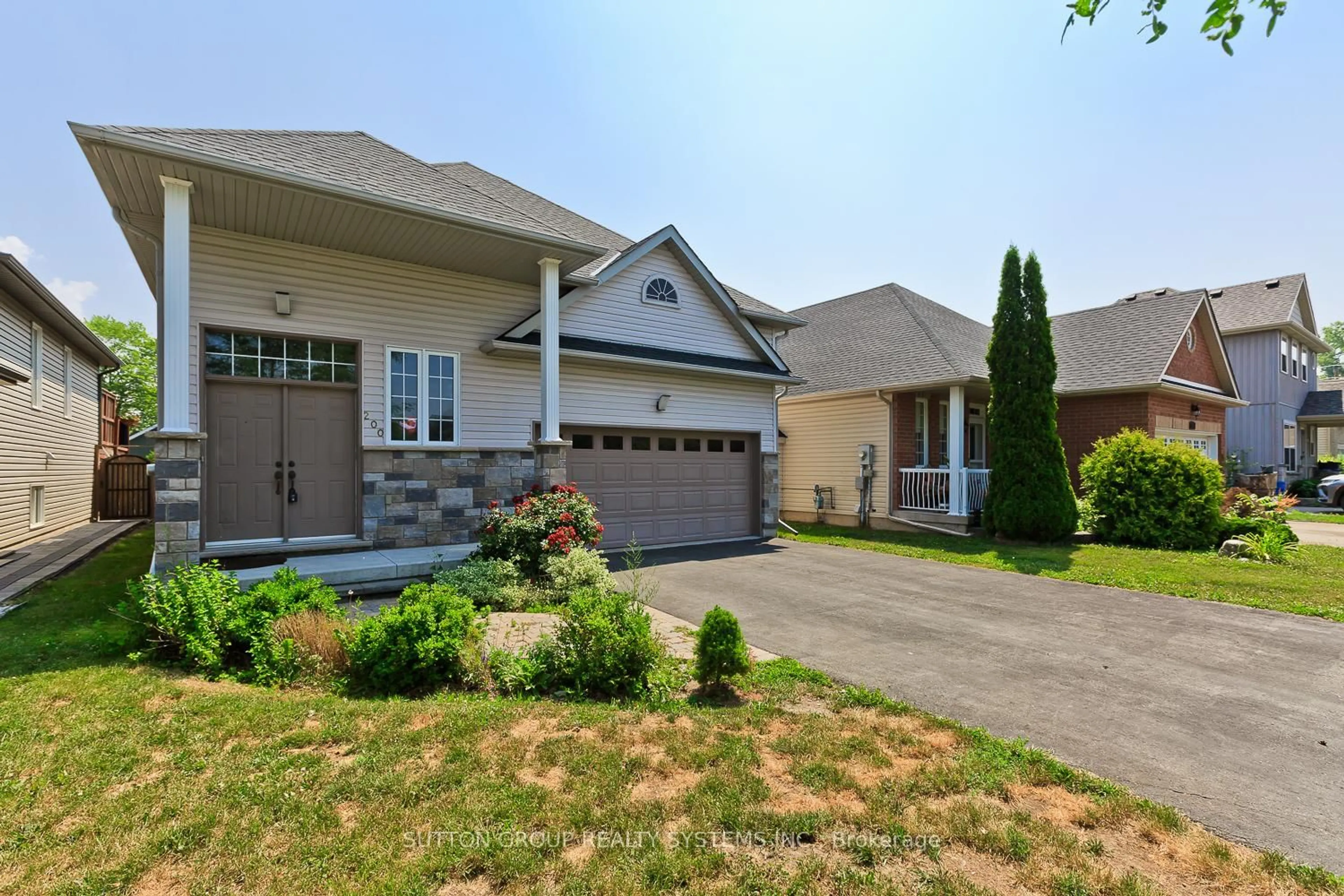 Home with brick exterior material, street for 200 Regatta Dr, Welland Ontario L3B 6E8