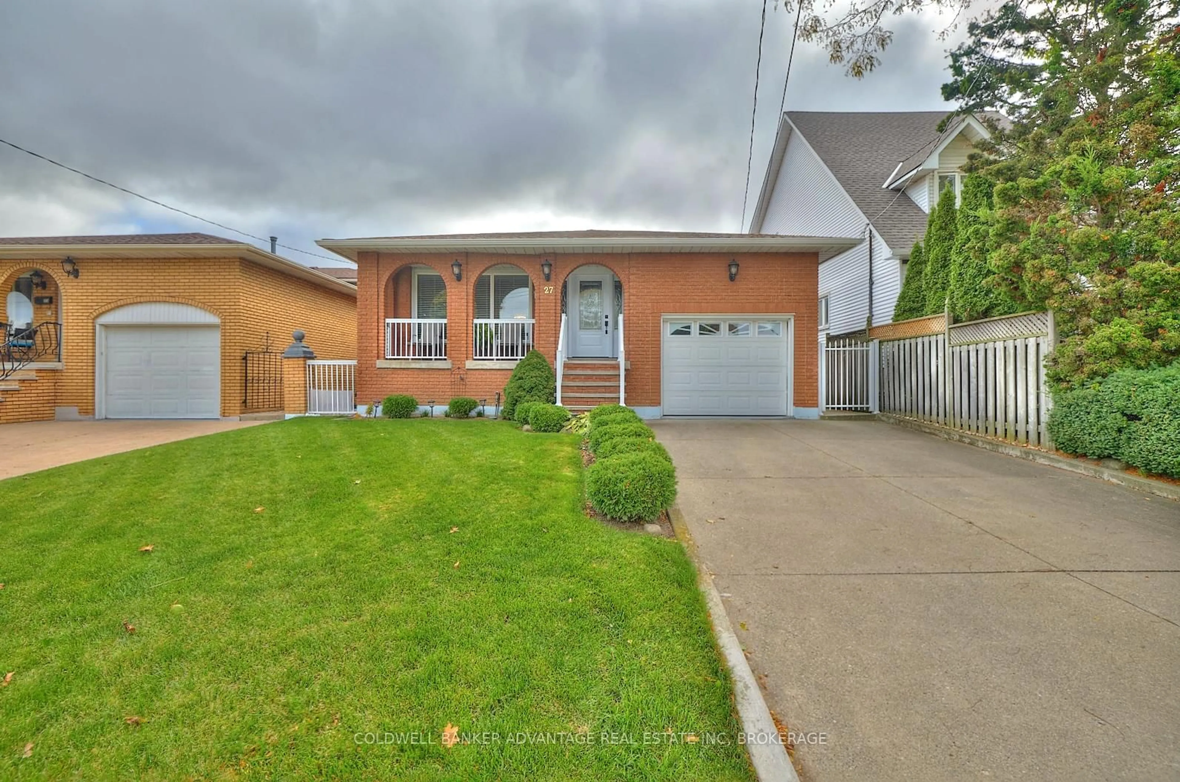 Home with brick exterior material, street for 27 QUINN Ave, Hamilton Ontario L8W 1K4