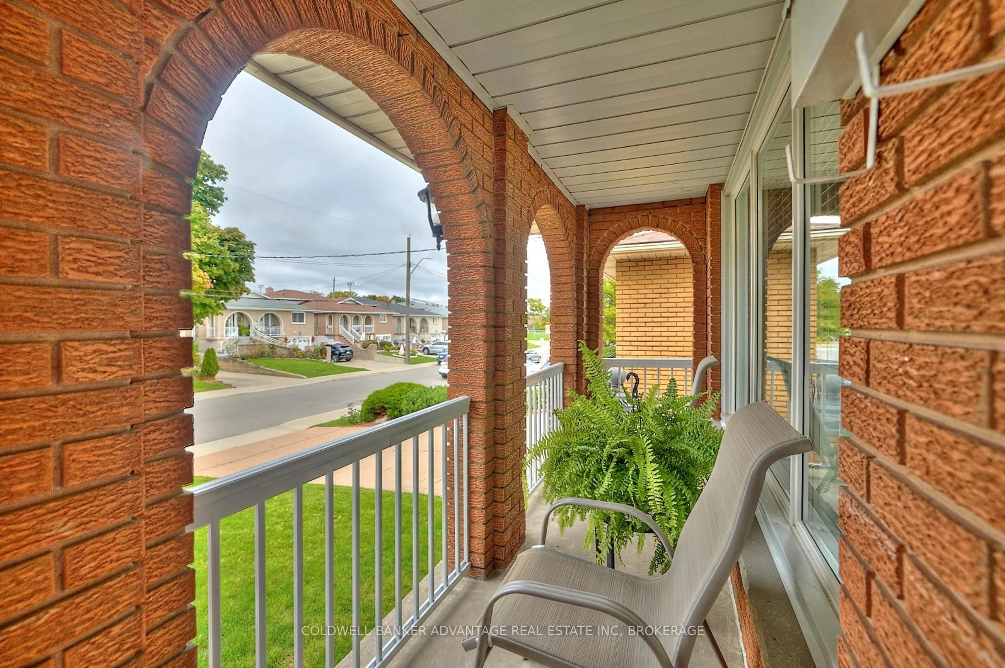 Patio, unknown for 27 QUINN Ave, Hamilton Ontario L8W 1K4