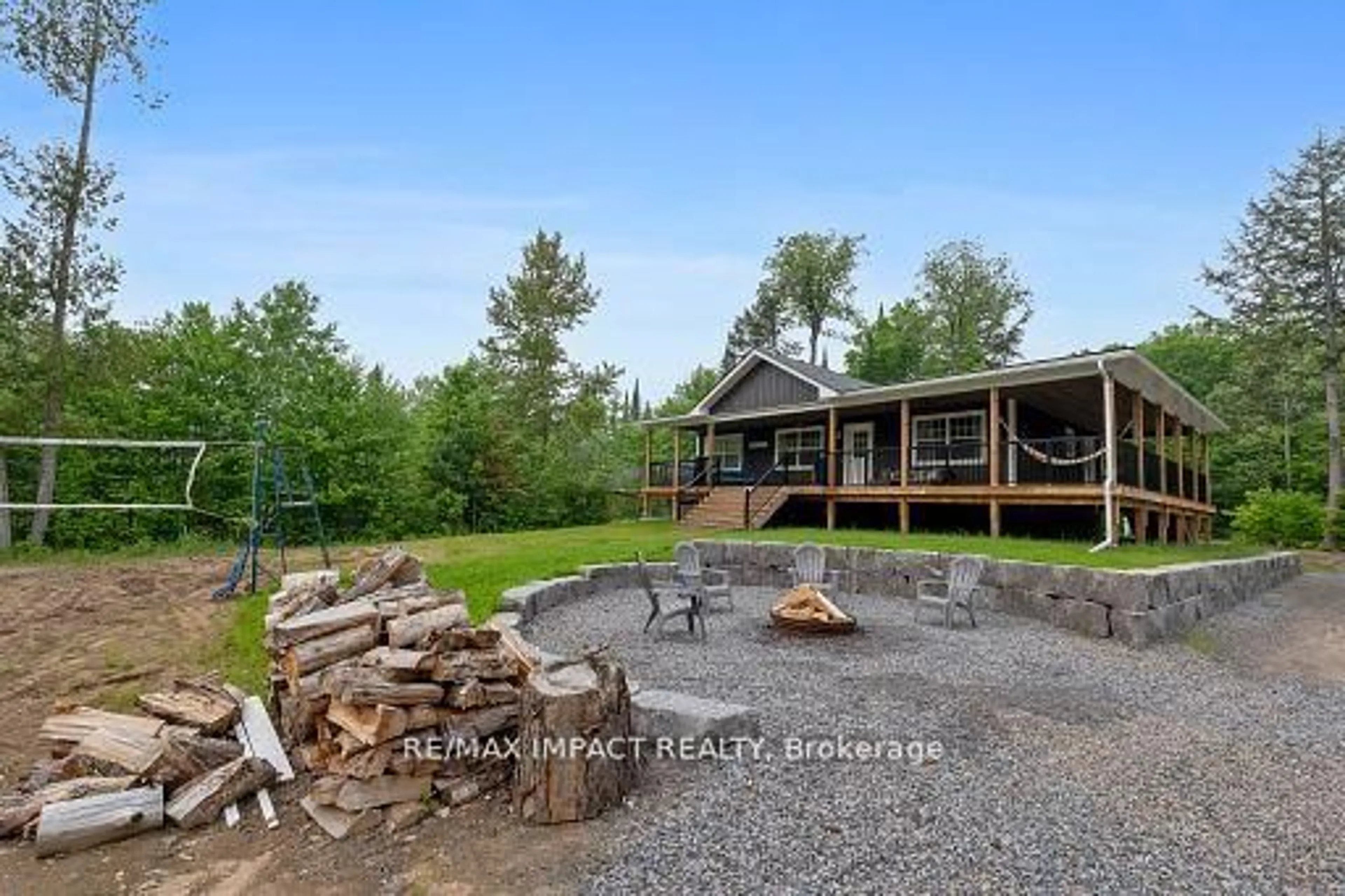 Patio, unknown for 1006 Jasmine Rd, Dysart et al Ontario K0L 1M1