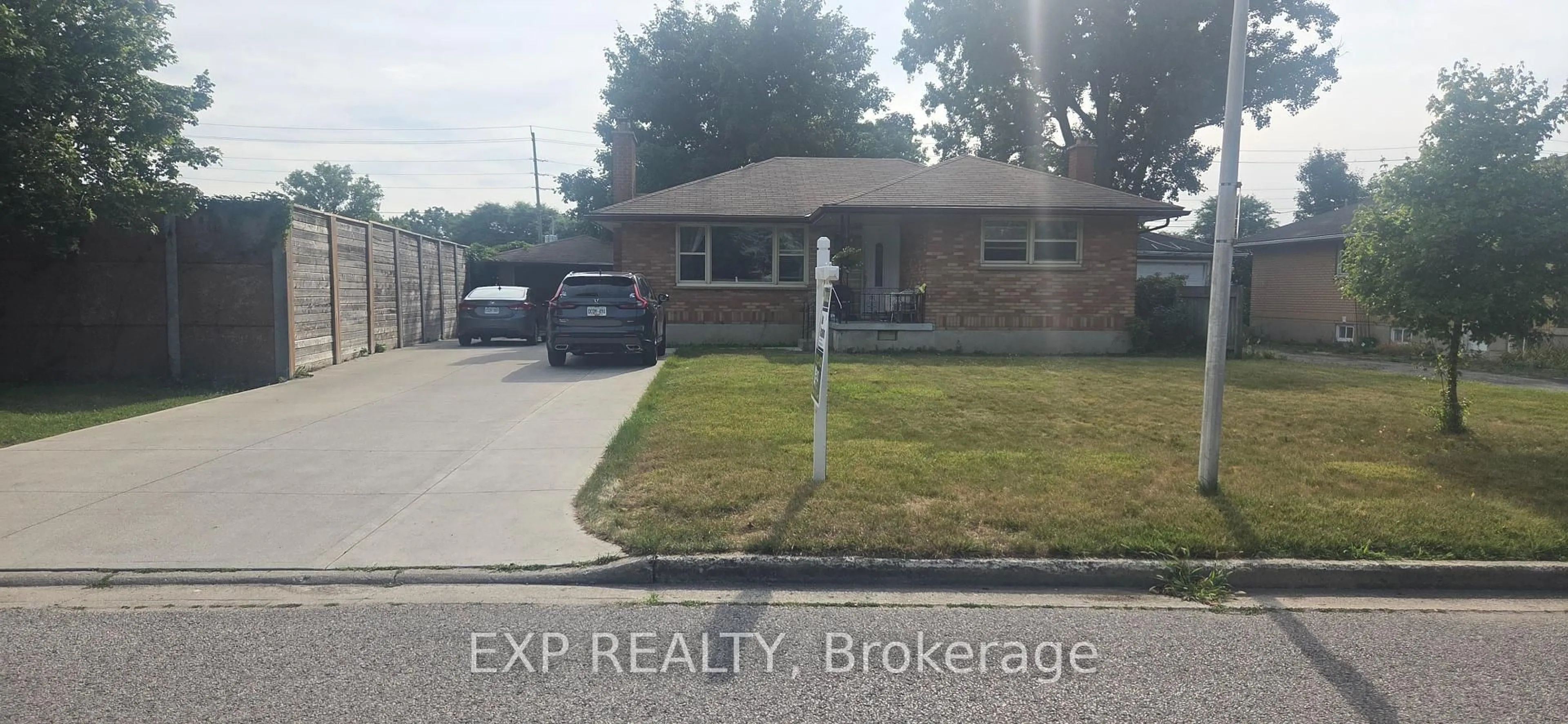 Home with brick exterior material, street for 21 Irving Pl, London East Ontario N5V 2H6