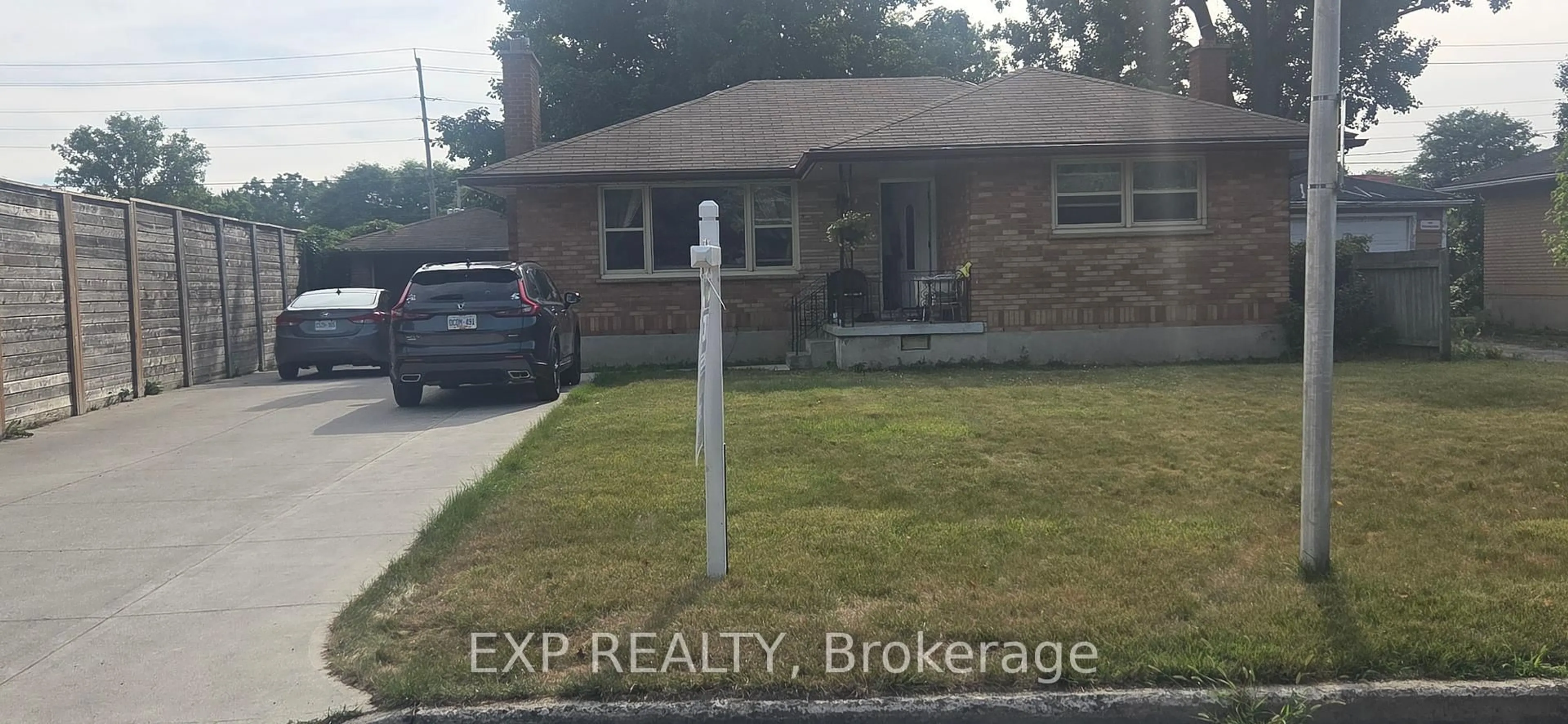 Home with brick exterior material, street for 21 Irving Pl, London East Ontario N5V 2H6