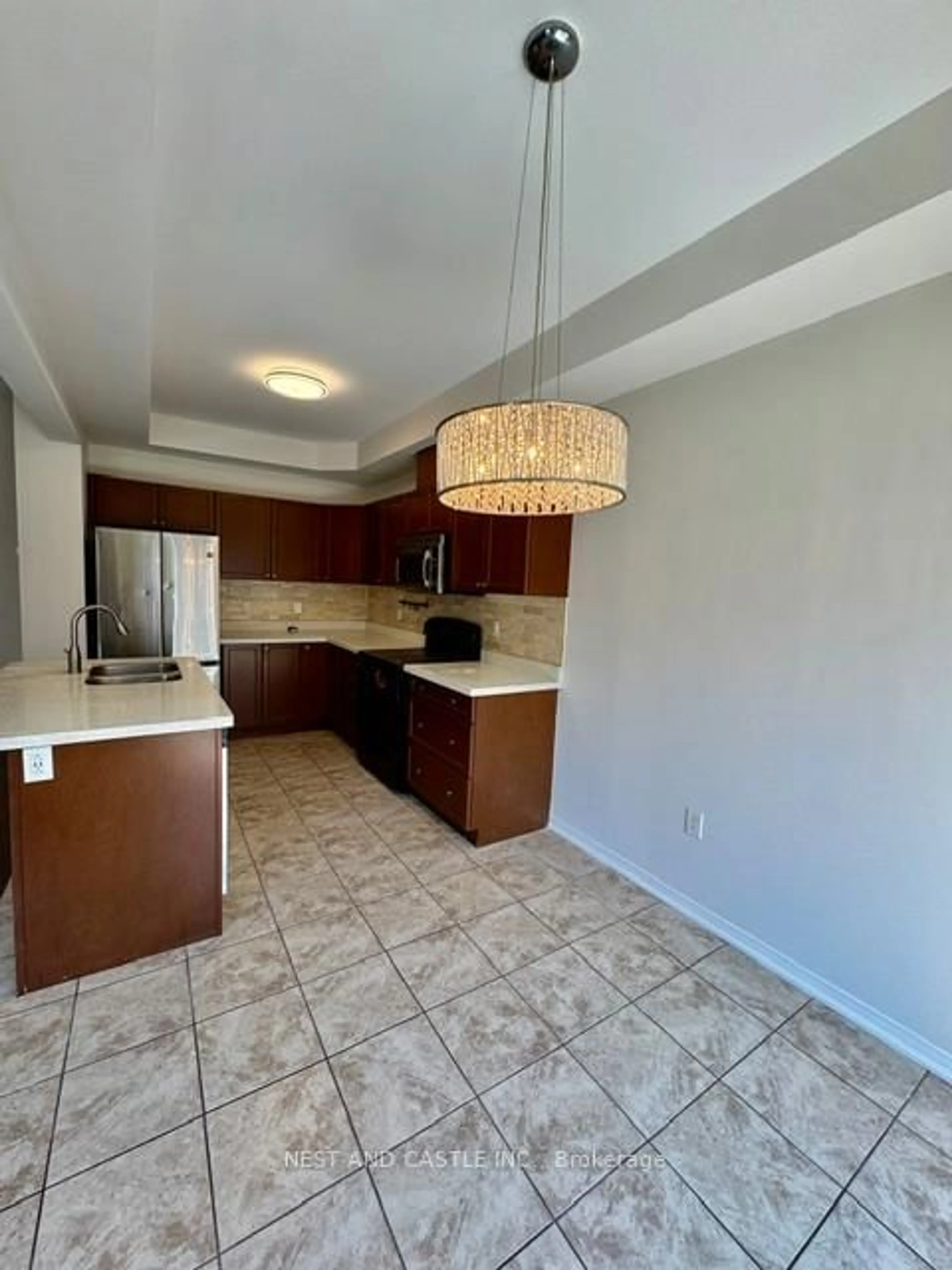 Open concept kitchen, ceramic/tile floor for 170 Palacebeach Tr #26, Hamilton Ontario L8E 0H2
