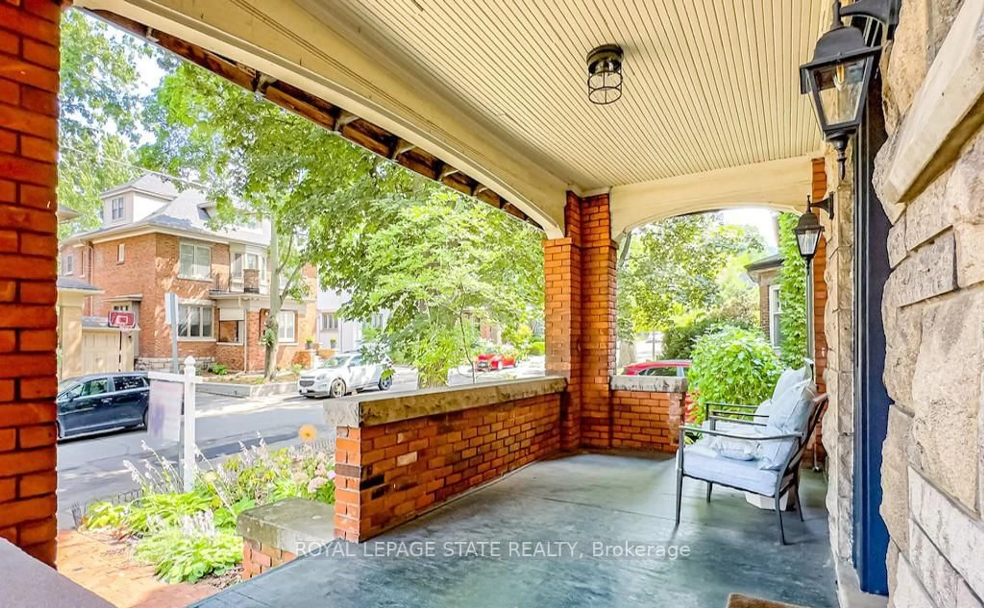 Patio, street for 24 Undermount Ave, Hamilton Ontario L8P 3Z6