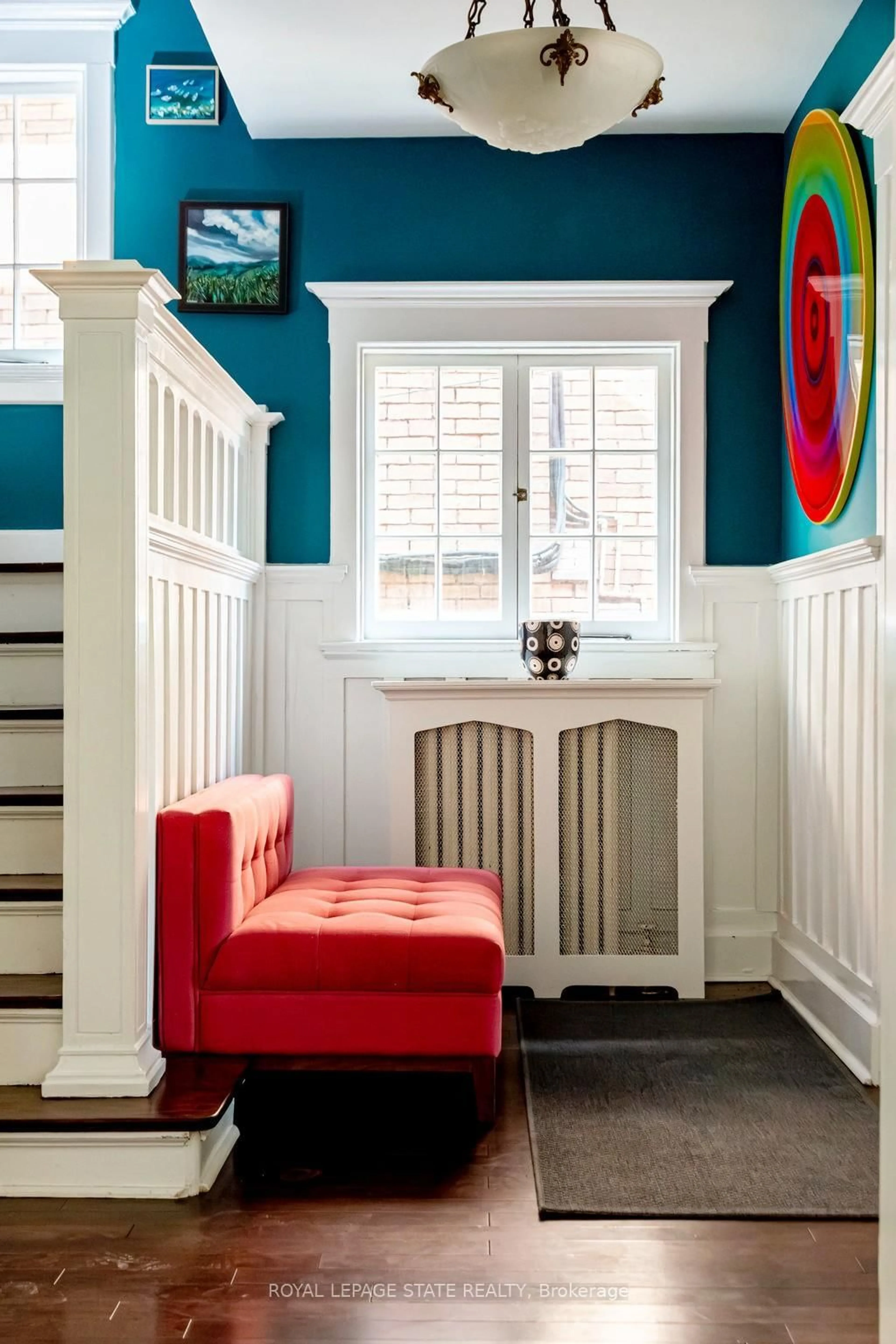 Indoor entryway for 24 Undermount Ave, Hamilton Ontario L8P 3Z6