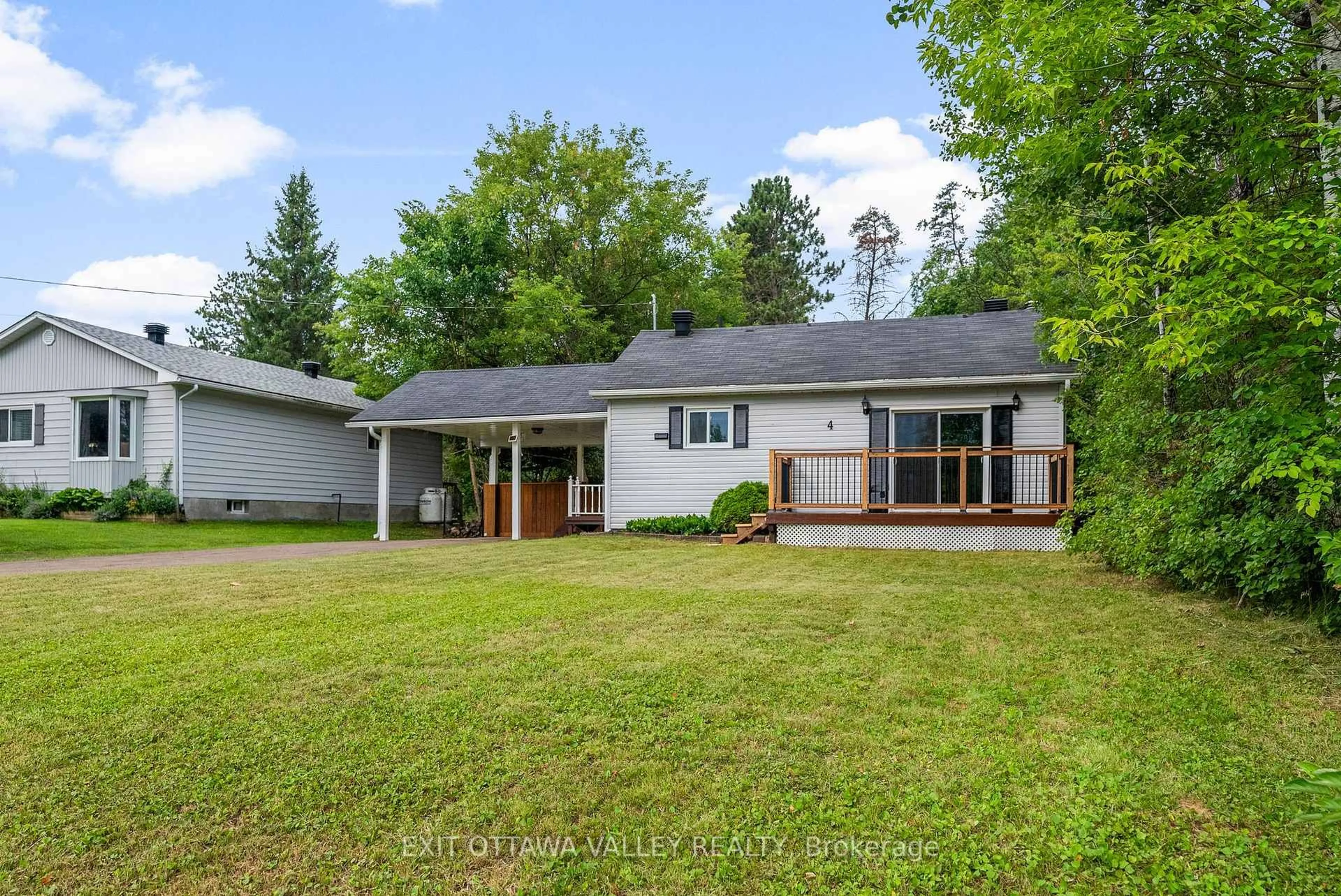 Unknown for 4 Biesenthal Rd, Petawawa Ontario K8H 2Y9