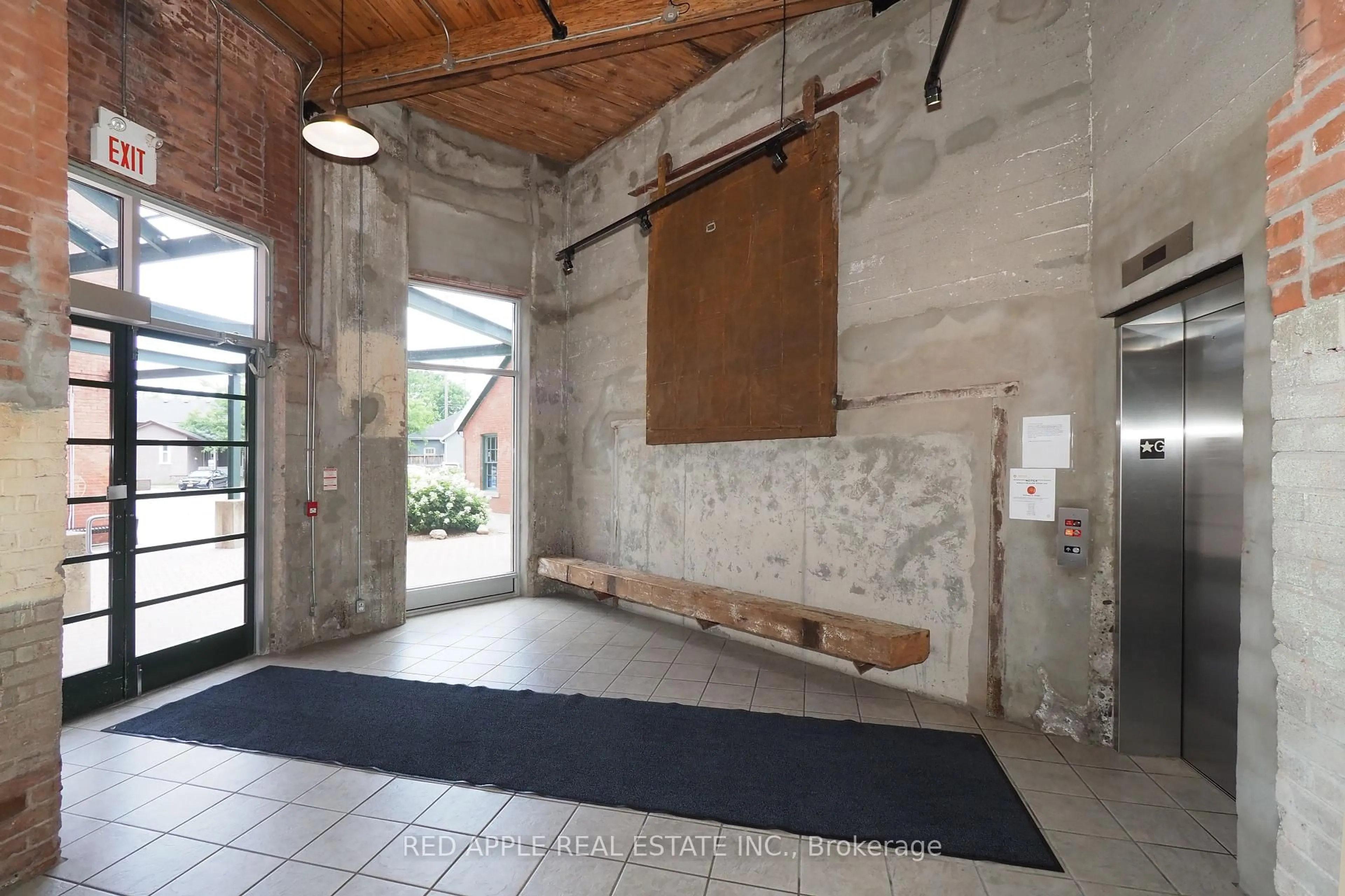Indoor foyer for 26 ONTARIO St #121, Guelph Ontario N1E 7K1