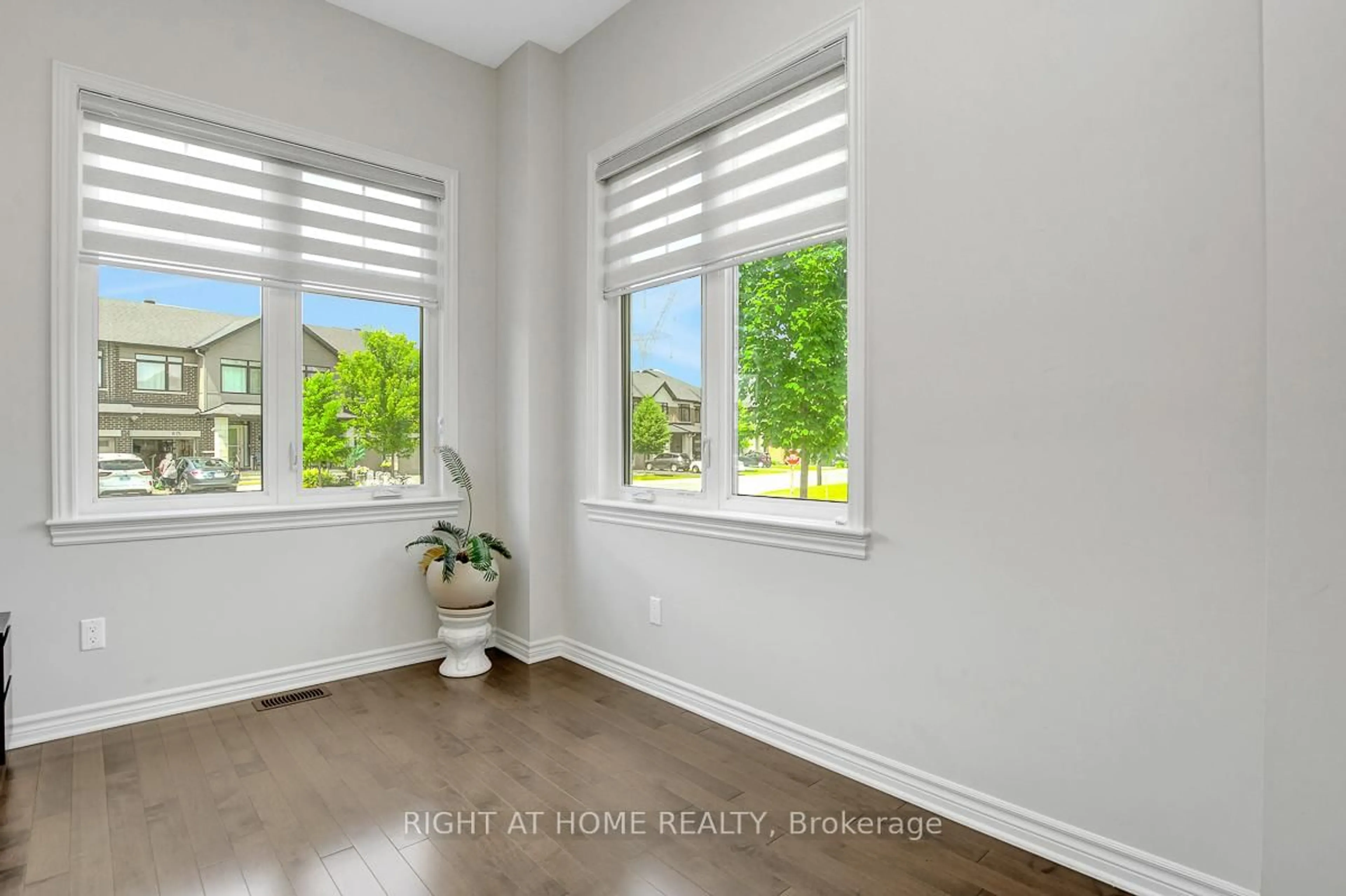 A pic of a room for 674 Putney Cres, Ottawa Ontario K2S 2N7