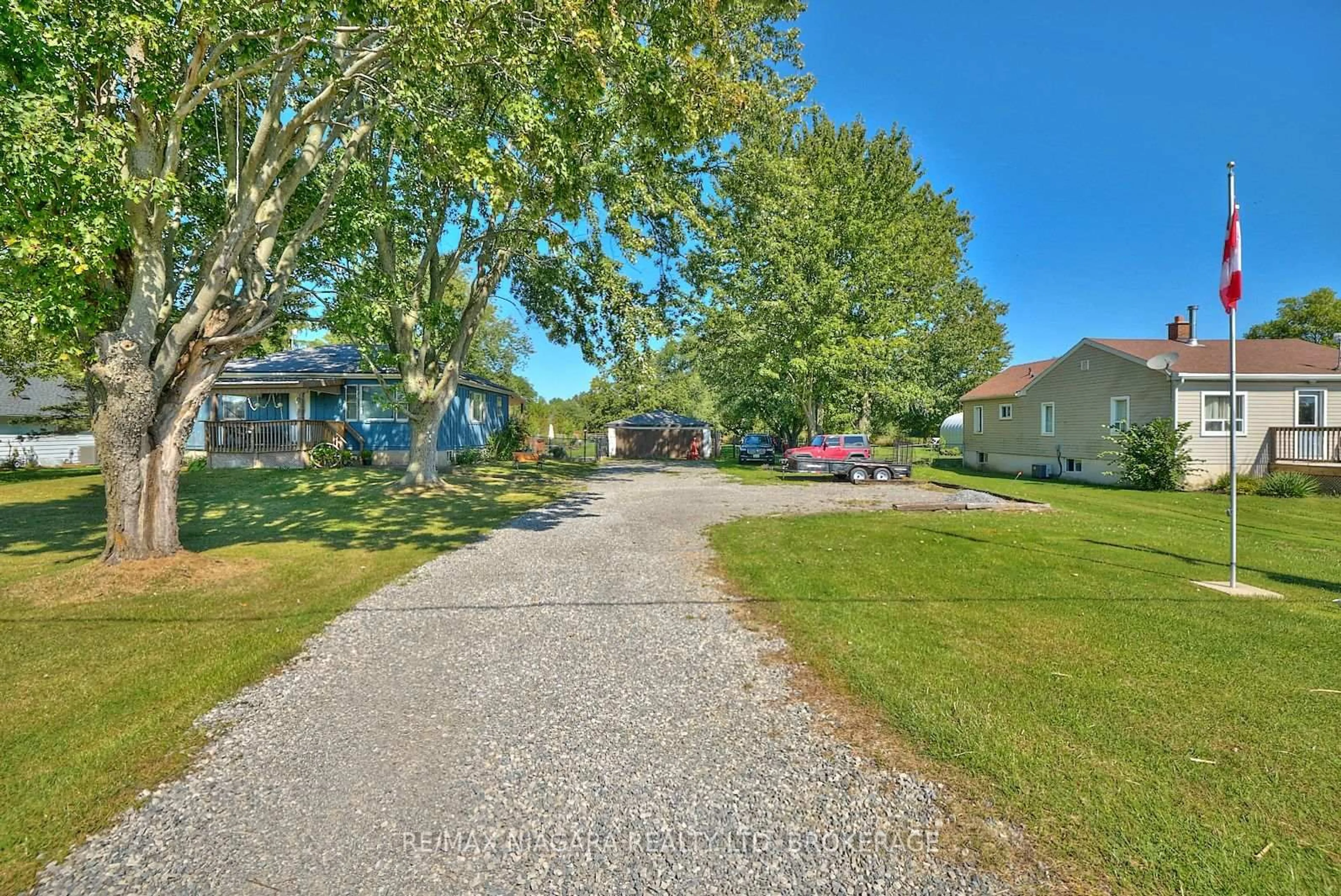 A pic from outside/outdoor area/front of a property/back of a property/a pic from drone, street for 40252 FORKS Rd, Wainfleet Ontario L0S 1V0