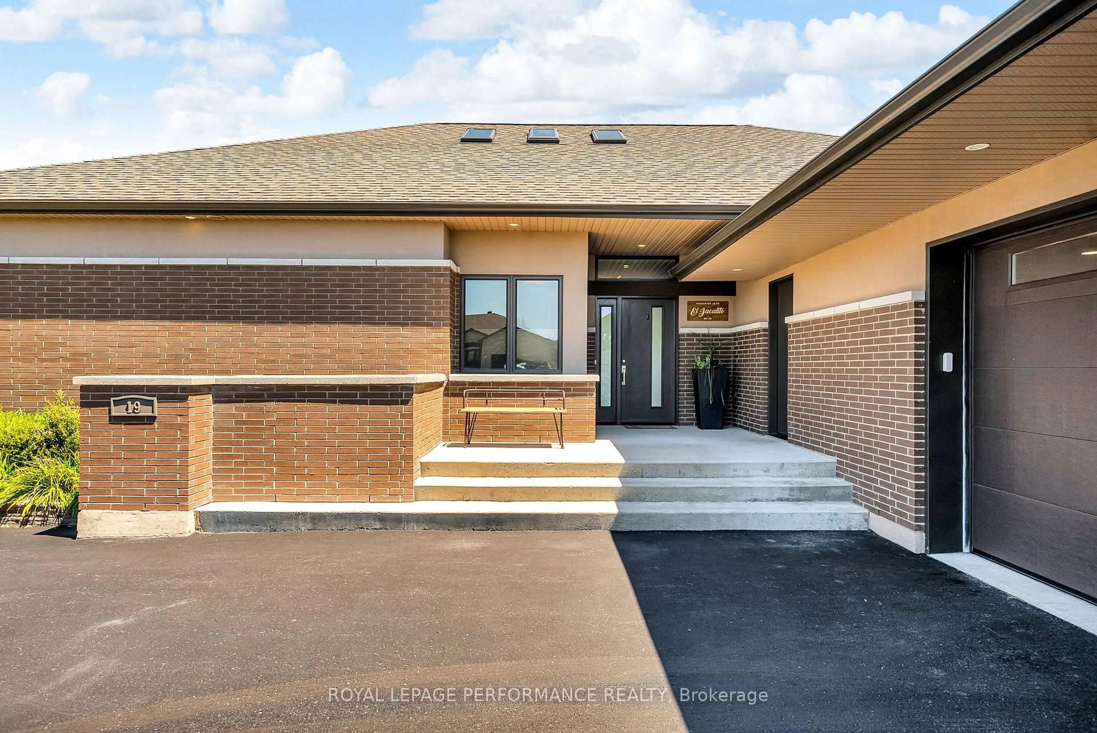 Home with brick exterior material, unknown for 19 George Patrick Dr, South Stormont Ontario K0C 1P0