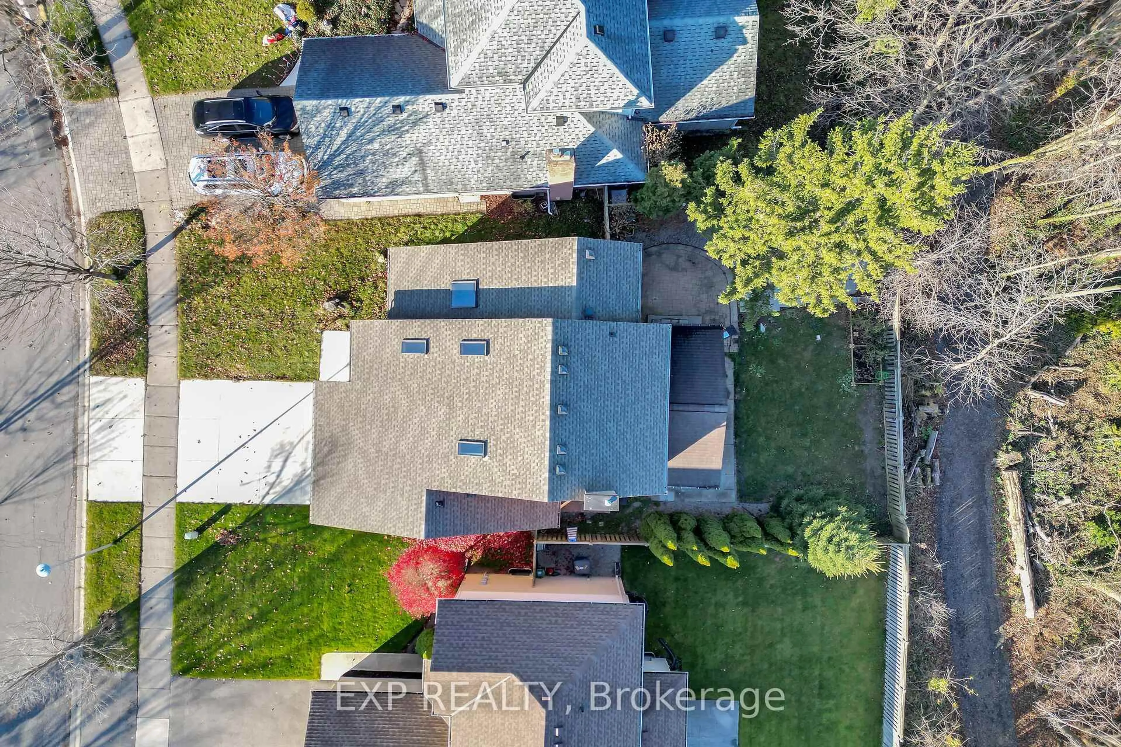 A pic from outside/outdoor area/front of a property/back of a property/a pic from drone, unknown for 99 Westwinds Dr, London South Ontario N6C 5M6