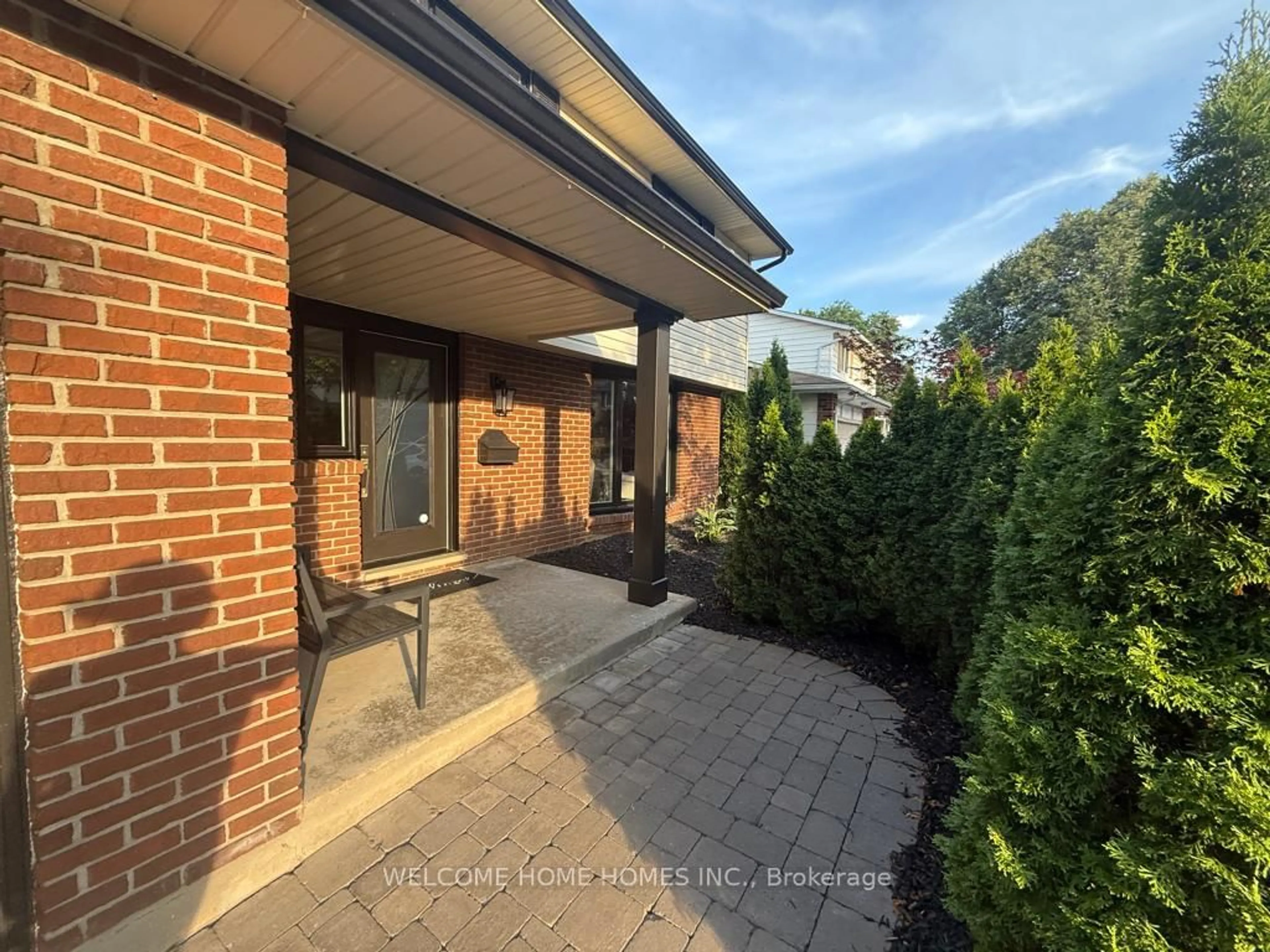 Unknown for 270 Grand View Ave, London South Ontario N6K 2S9