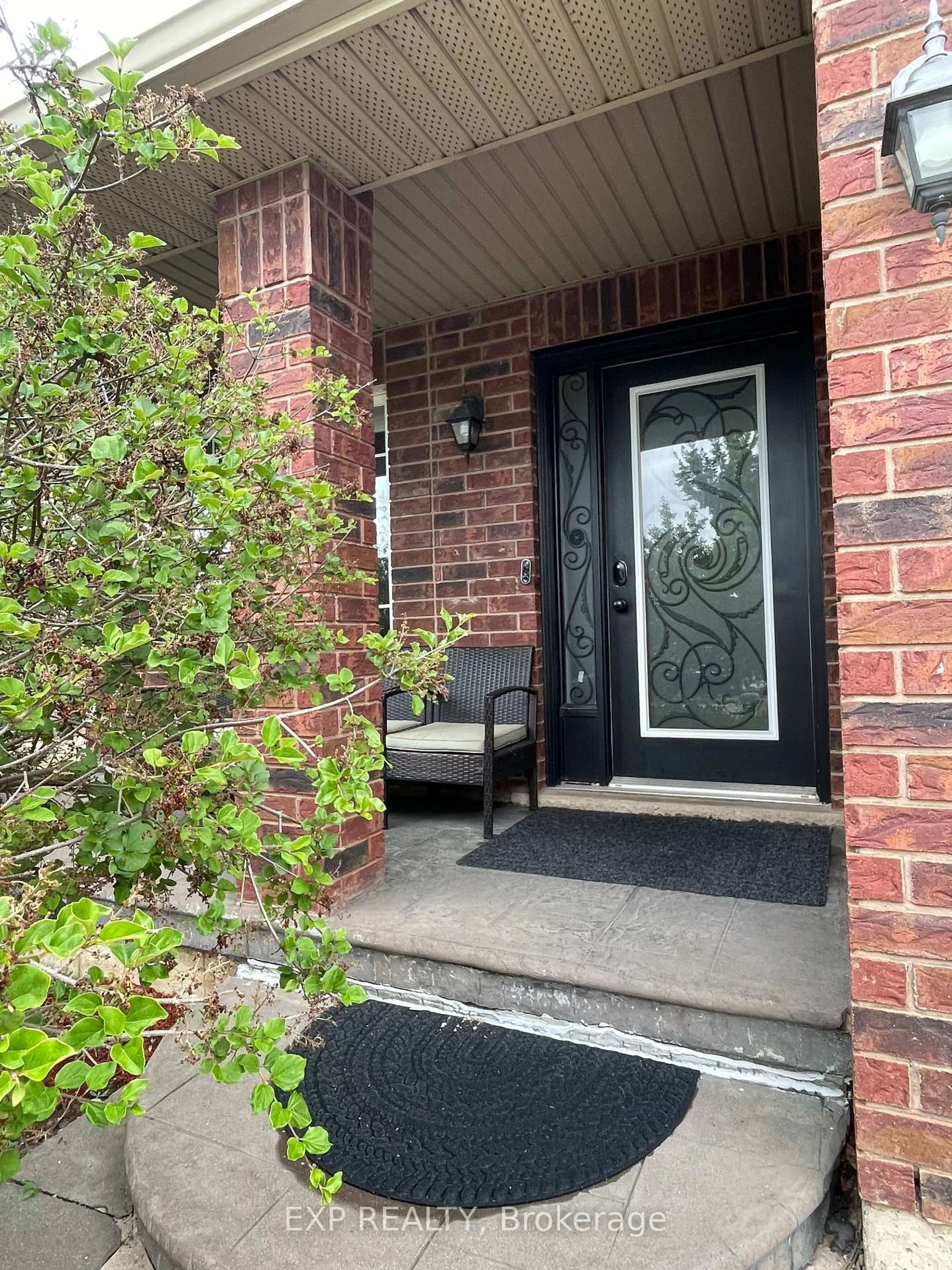 Indoor entryway for 220 Pinehill Dr, Hamilton Ontario L0R 1P0