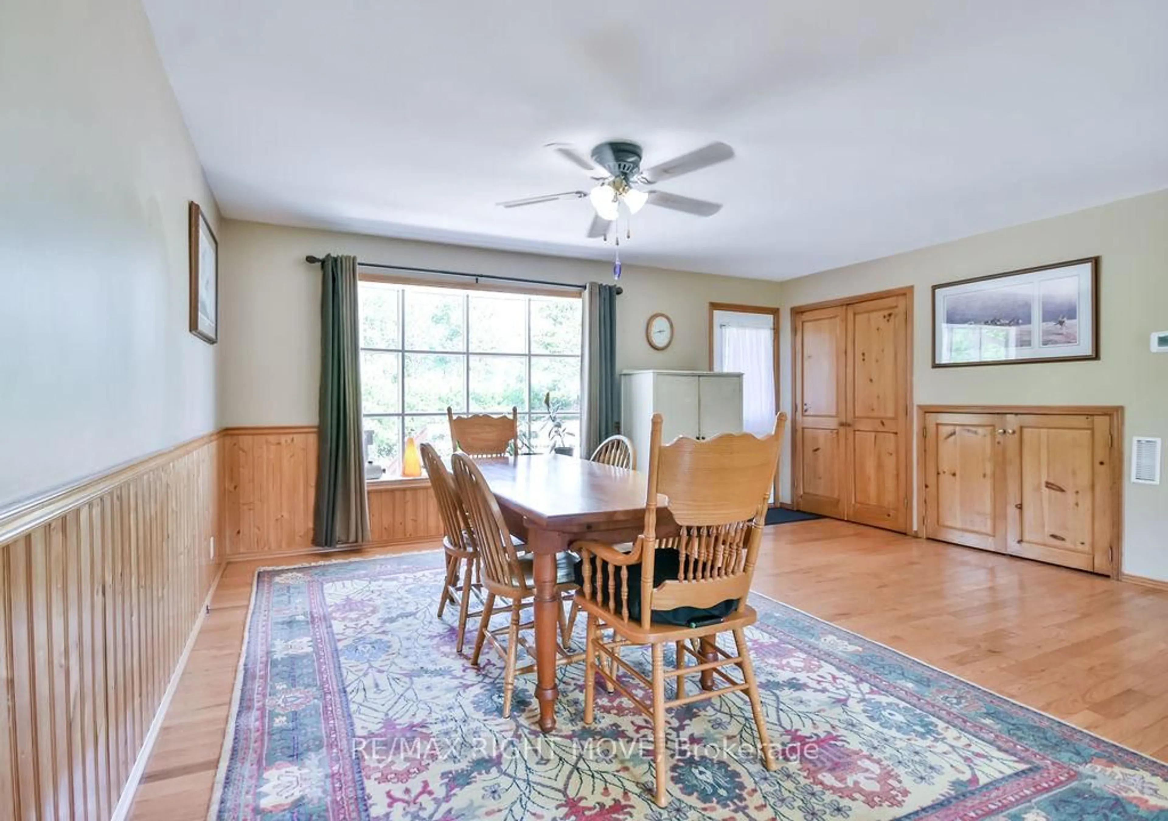 Dining room, wood/laminate floor for 20 HILLS Rd, Kawartha Lakes Ontario L0K 1W0