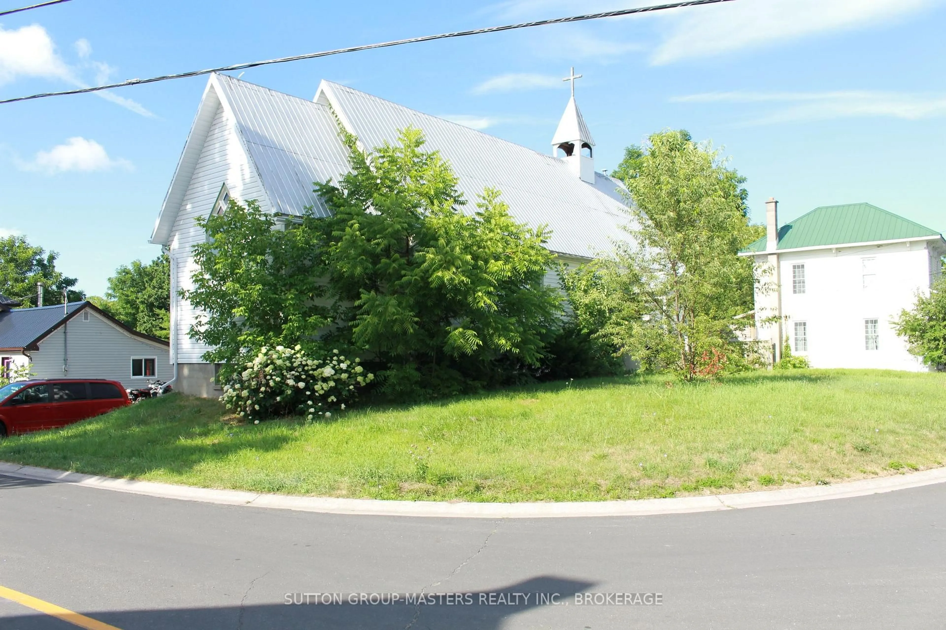 Blurry image for 3964 Harrowsmith Church St, Harrowsmith Ontario K0H 1V0