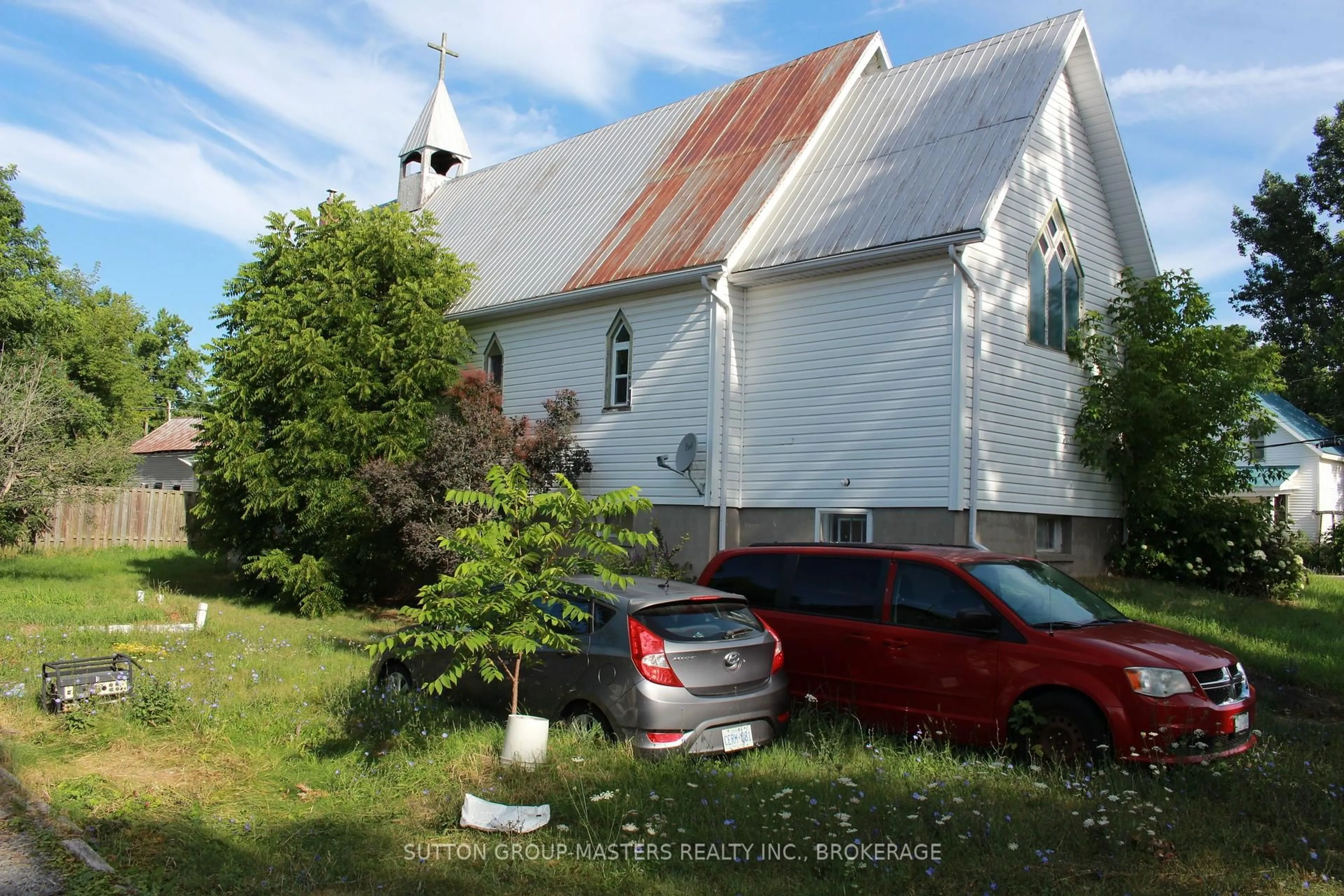 A pic from outside/outdoor area/front of a property/back of a property/a pic from drone, street for 3964 HARROWSMITH CHURCH St, Harrowsmith Ontario K0H 1V0