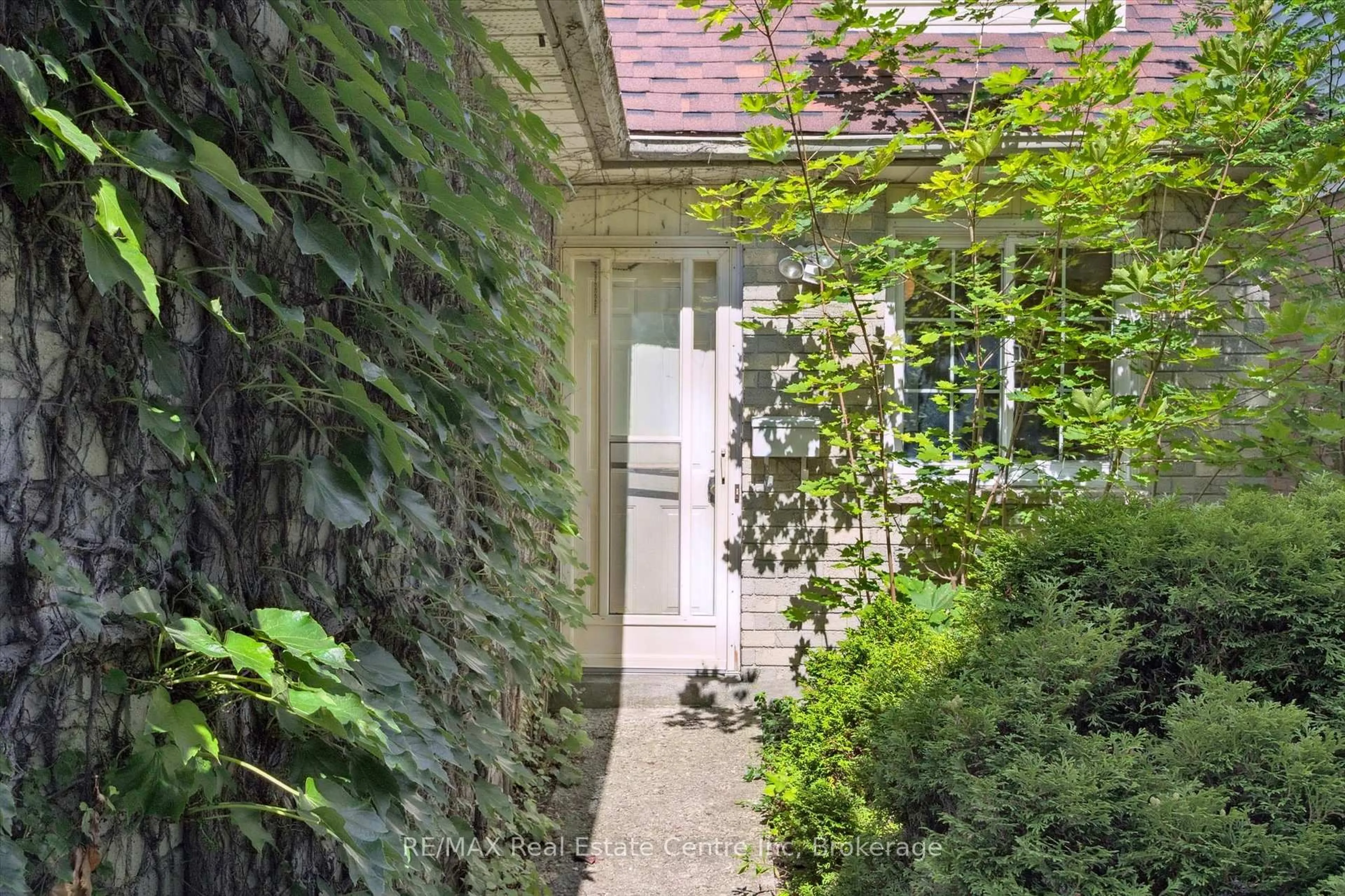 Unknown for 177 Ironwood Rd, Guelph Ontario N1G 3P5