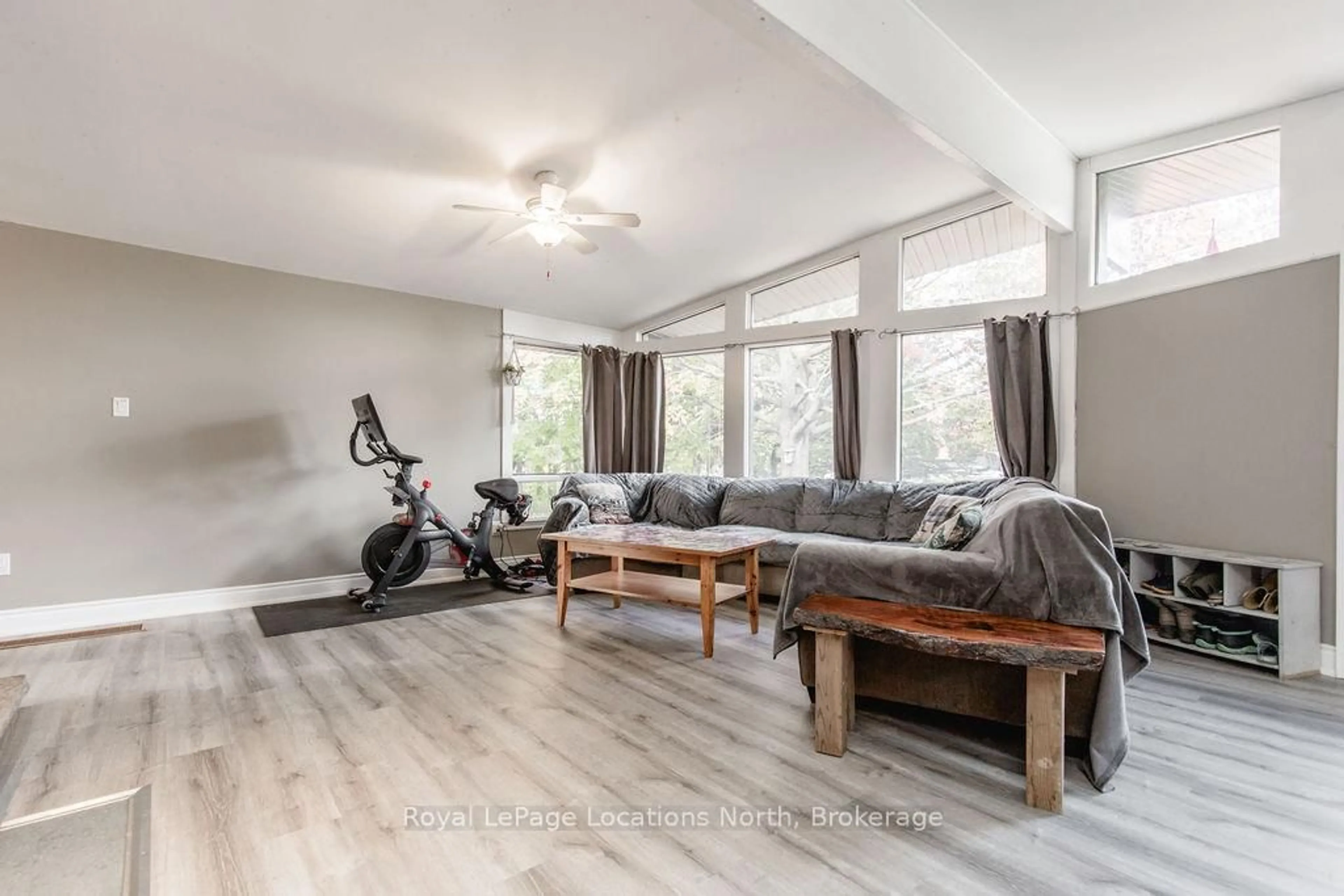 Living room with furniture, wood/laminate floor for 89 ARGYLE St, Melancthon Ontario L9V 2N1