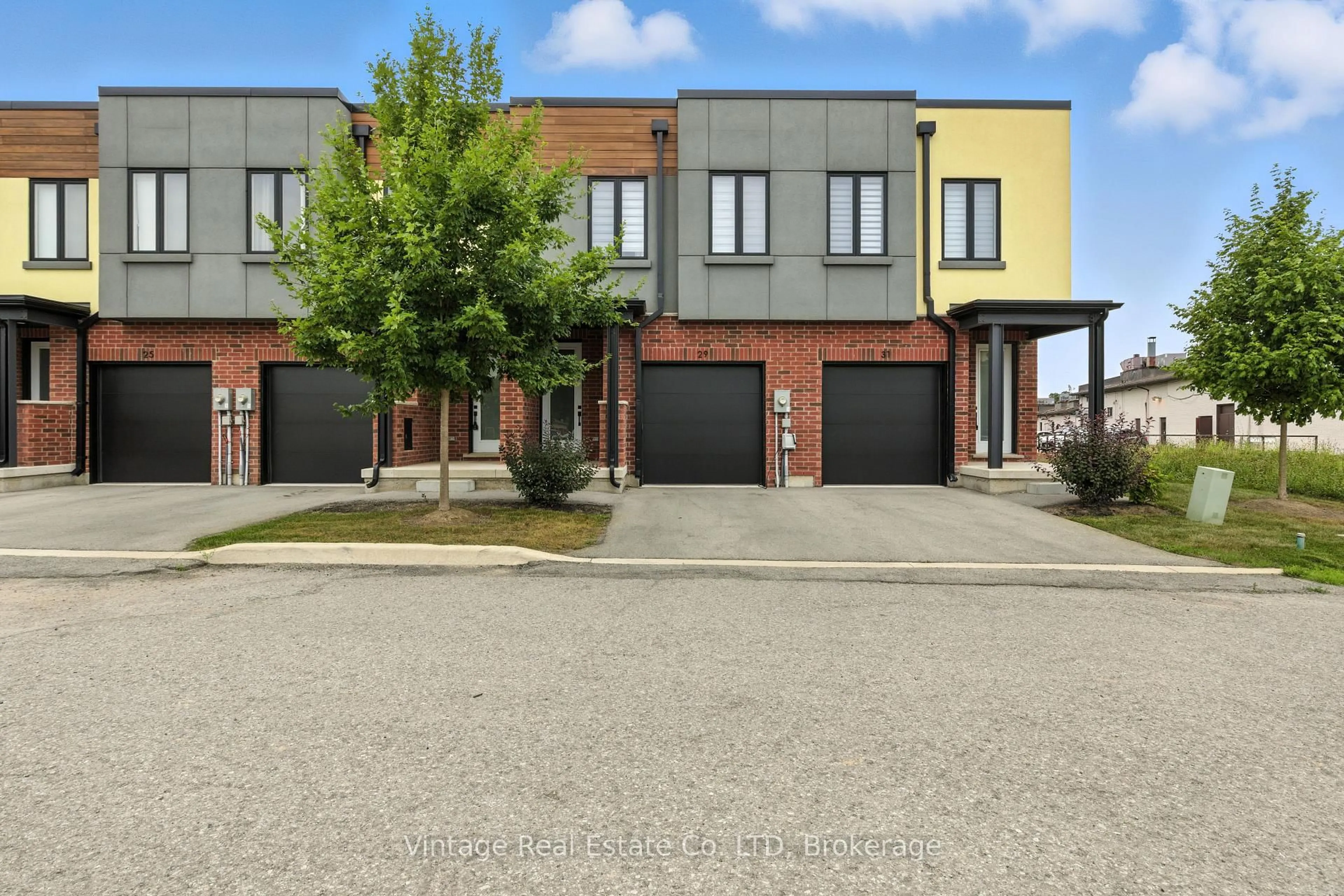 Home with brick exterior material, street for 1465 station St #29, Pelham Ontario L0S 1E3