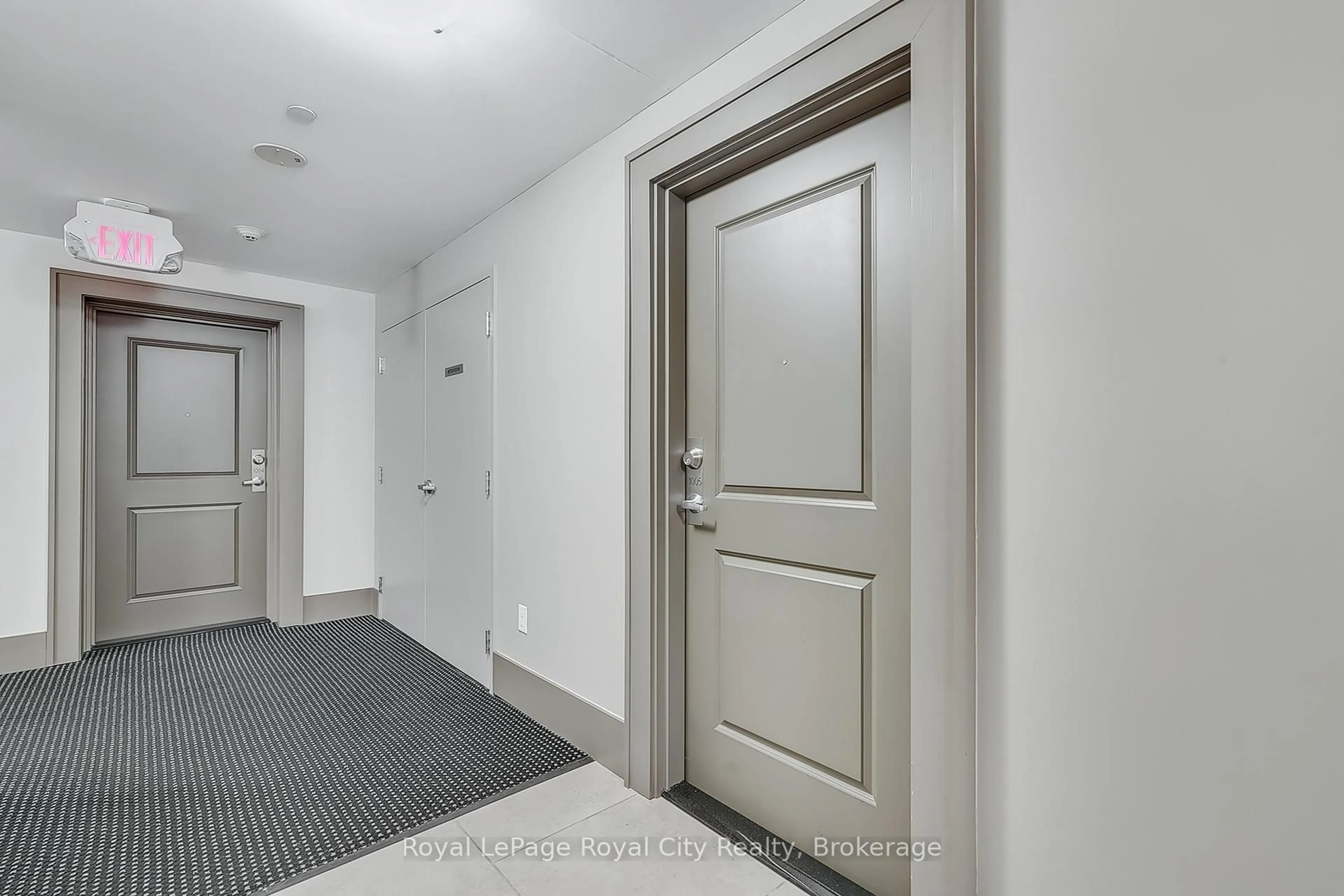 Indoor foyer for 160 Macdonell St #1005, Guelph Ontario N1H 0A9