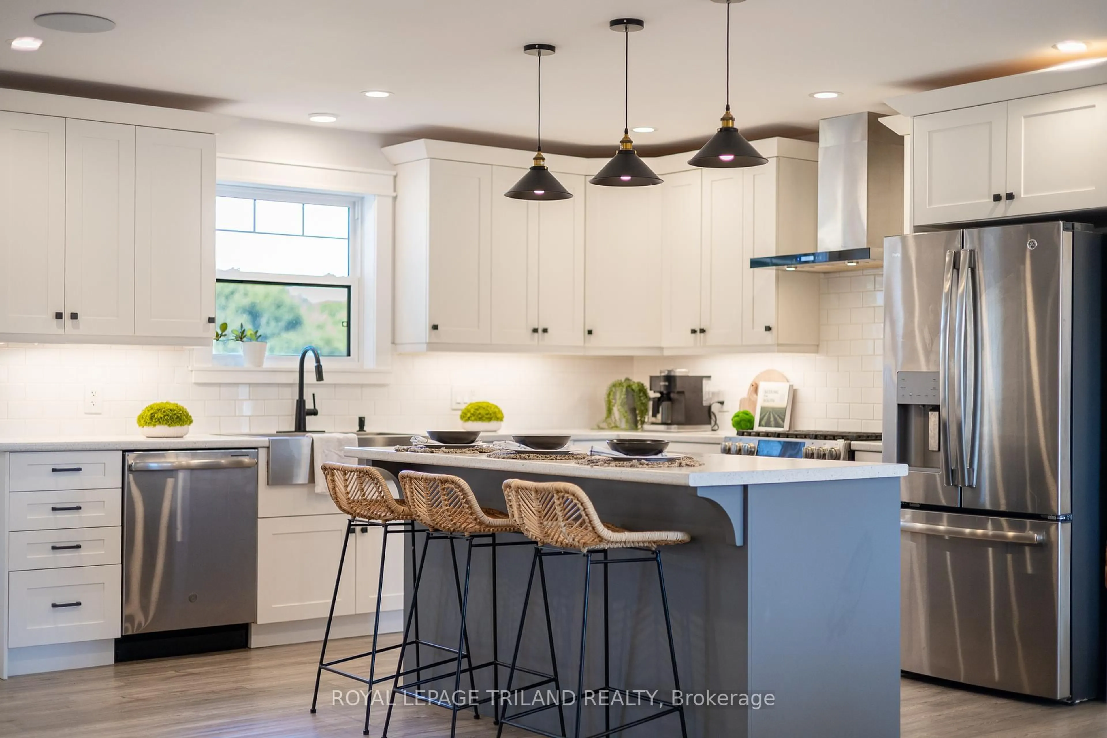 Open concept kitchen, ceramic/tile floor for 72832 Cantin Crt, Bluewater Ontario N0M 2T0