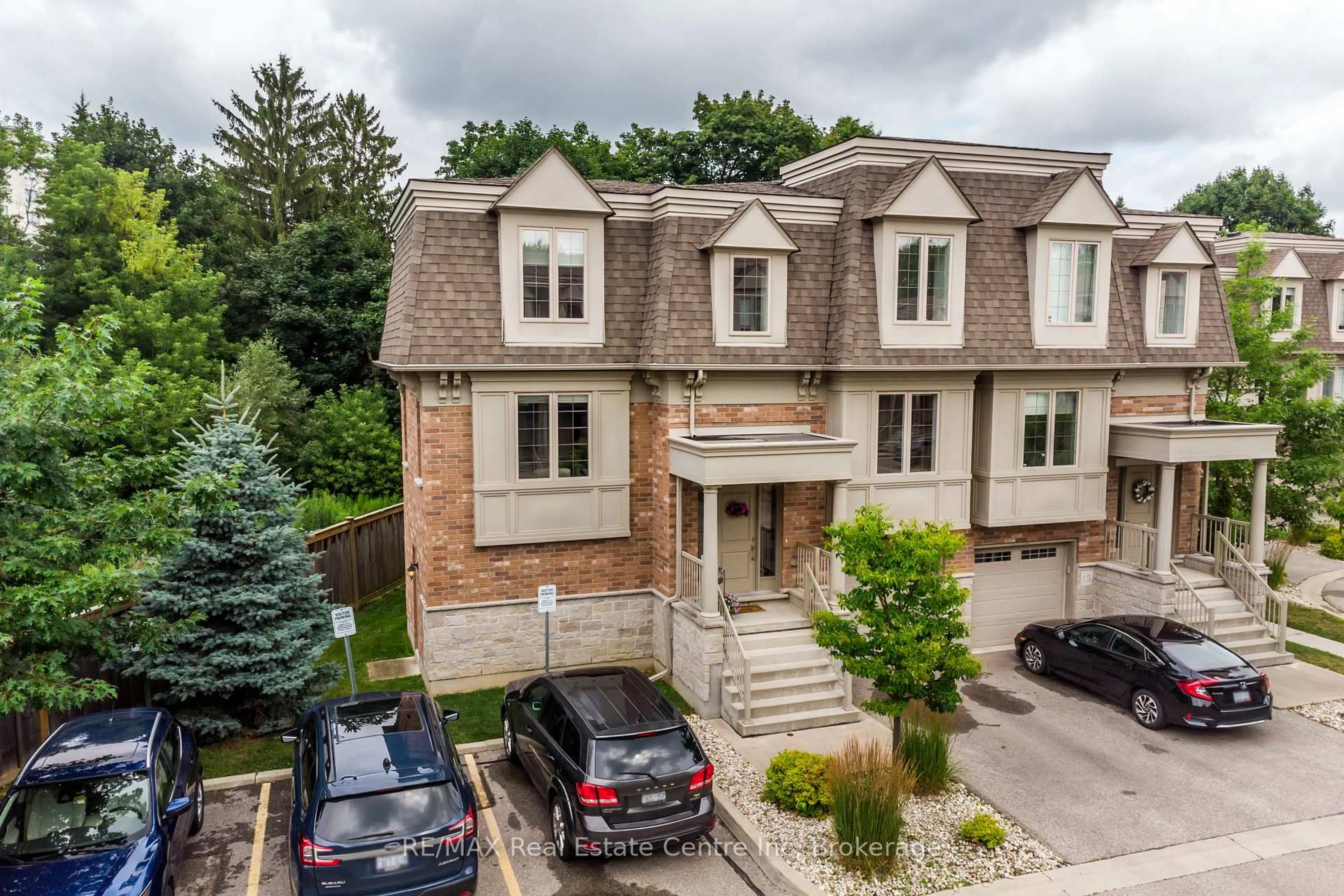 A pic from outside/outdoor area/front of a property/back of a property/a pic from drone, street for 72 York Rd #16, Guelph Ontario N1E 0M3