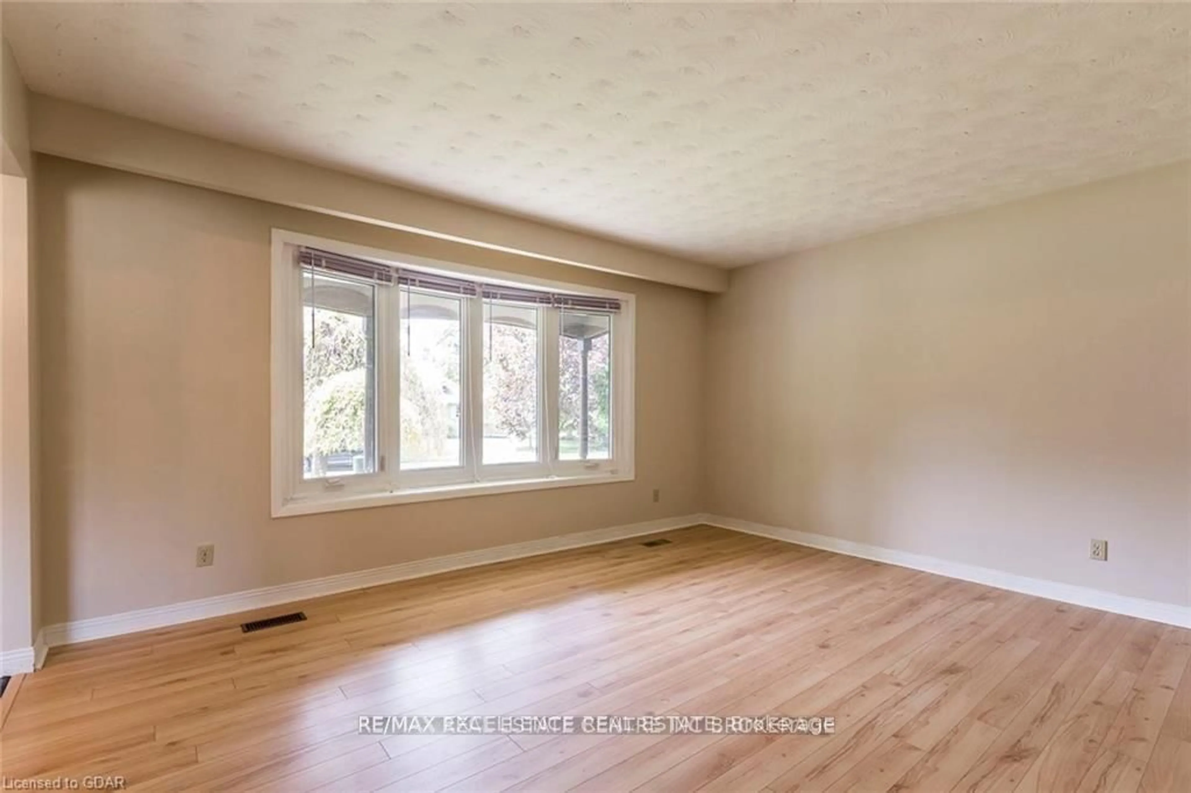 A pic of a room for 14 Renfrew Pl, Guelph Ontario N1G 2Z5
