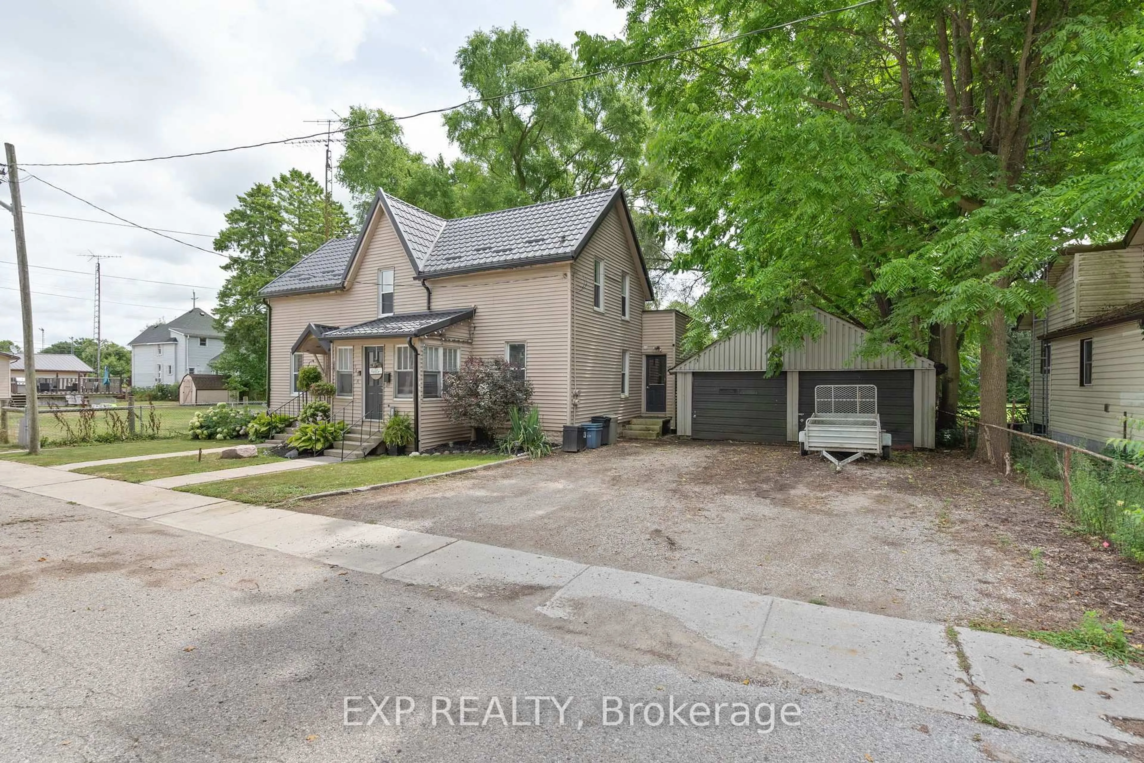 A pic from outside/outdoor area/front of a property/back of a property/a pic from drone, street for 166 Mehring Ave, West Elgin Ontario N0L 2P0