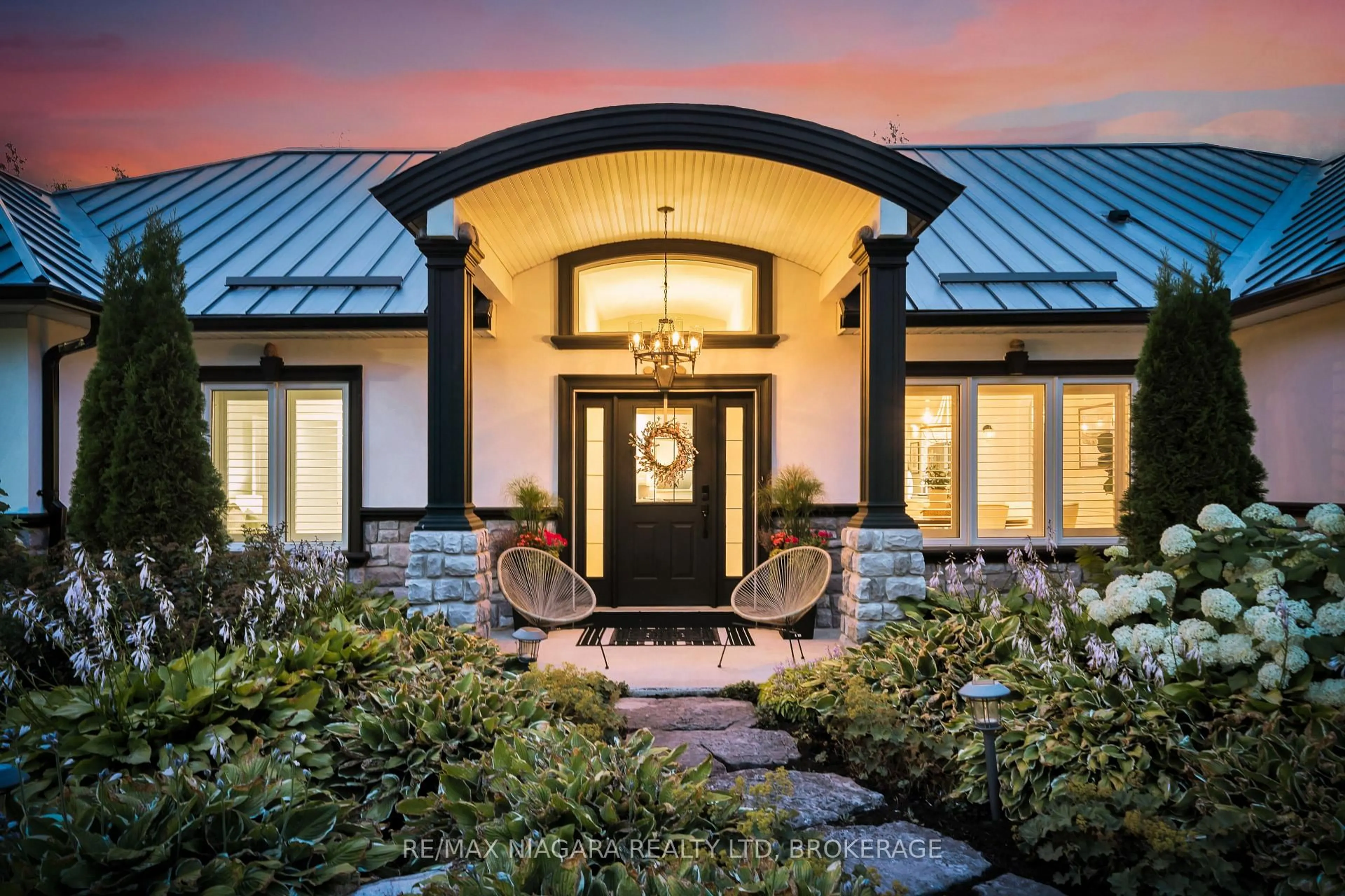 Indoor entryway for 82 C CENTENNIAL Lane, Trent Hills Ontario K0L 1Z0