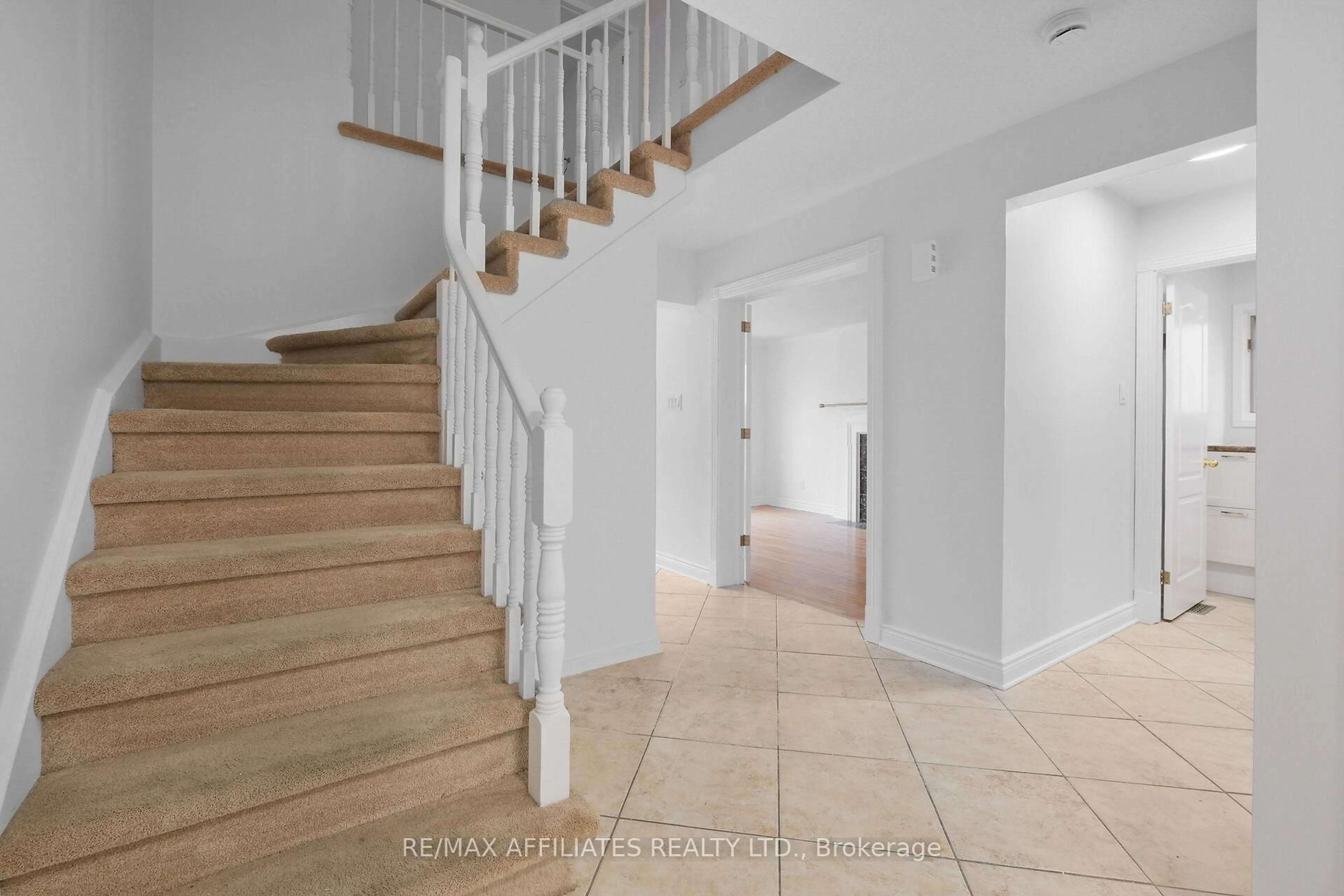 Stairs for 6557 Morningview St, Orleans Ontario K1C 7H1